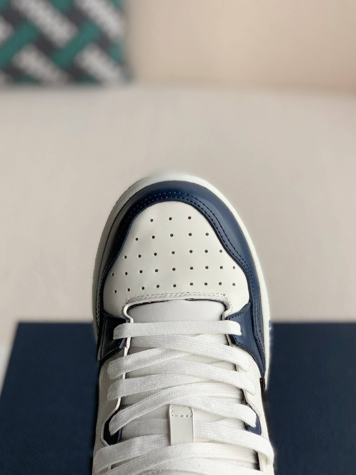 D*OR B57 New Sneaker