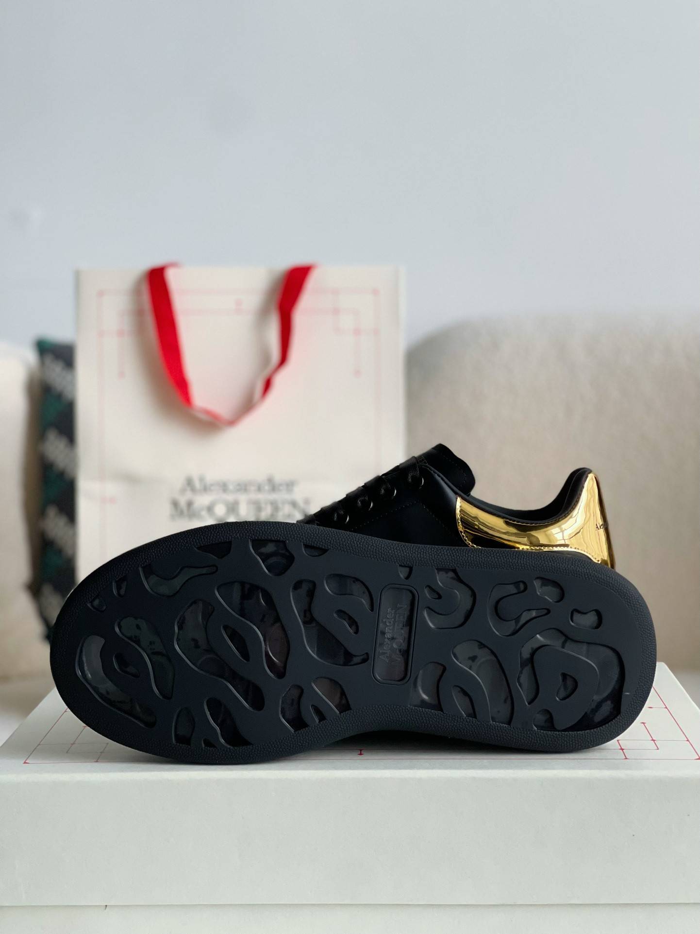 Alexander McQueen MQ golden cowhide tail Air cushion bottom Sneakers
