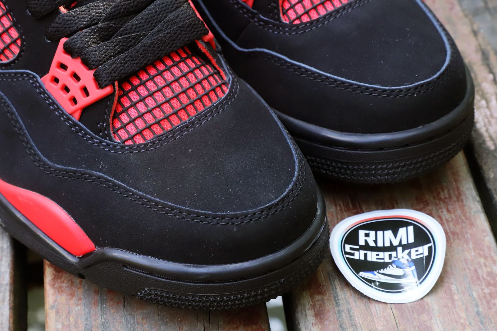 AIR JORDAN 4 RETRO