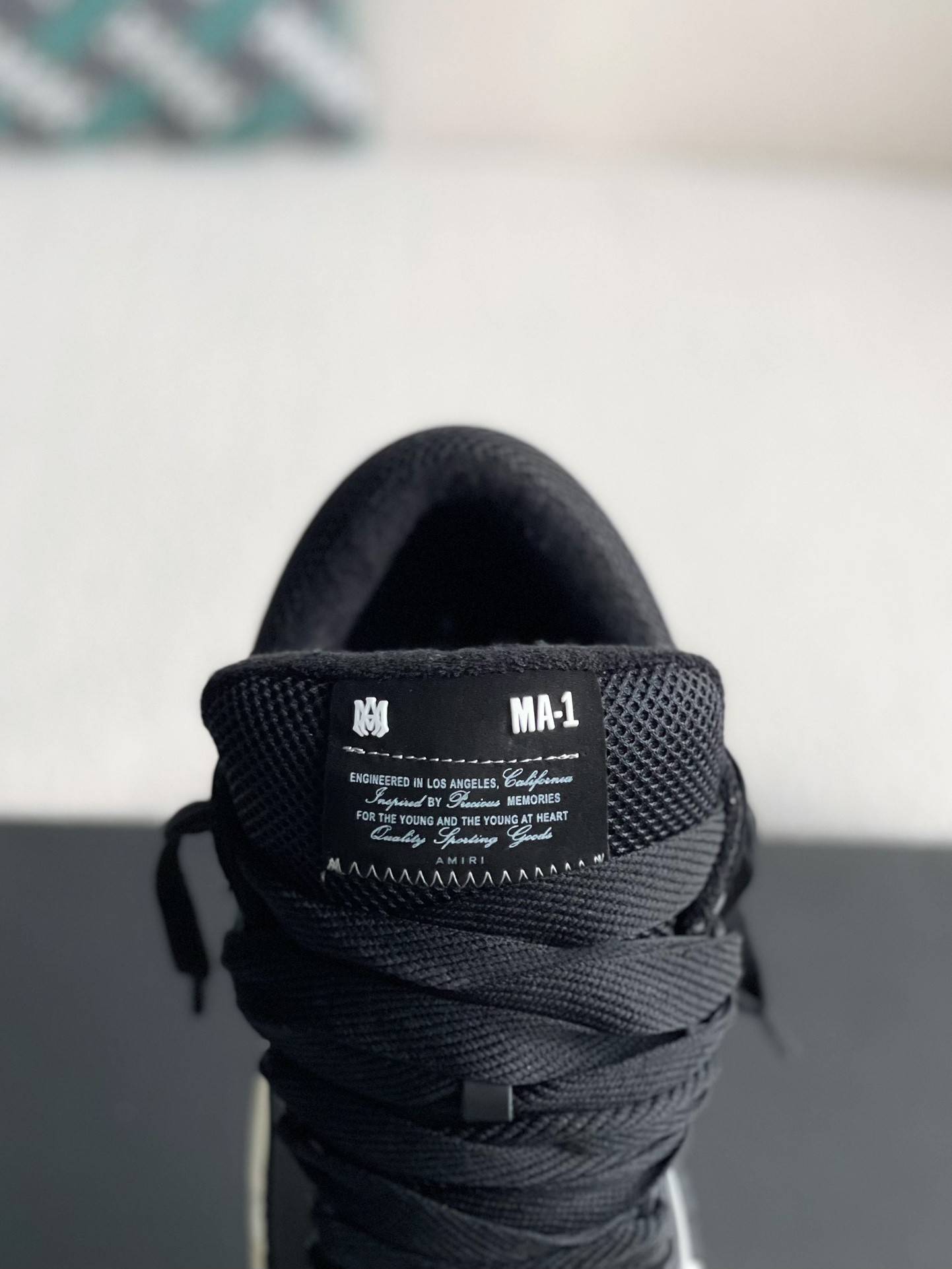 A*RI Sneakers