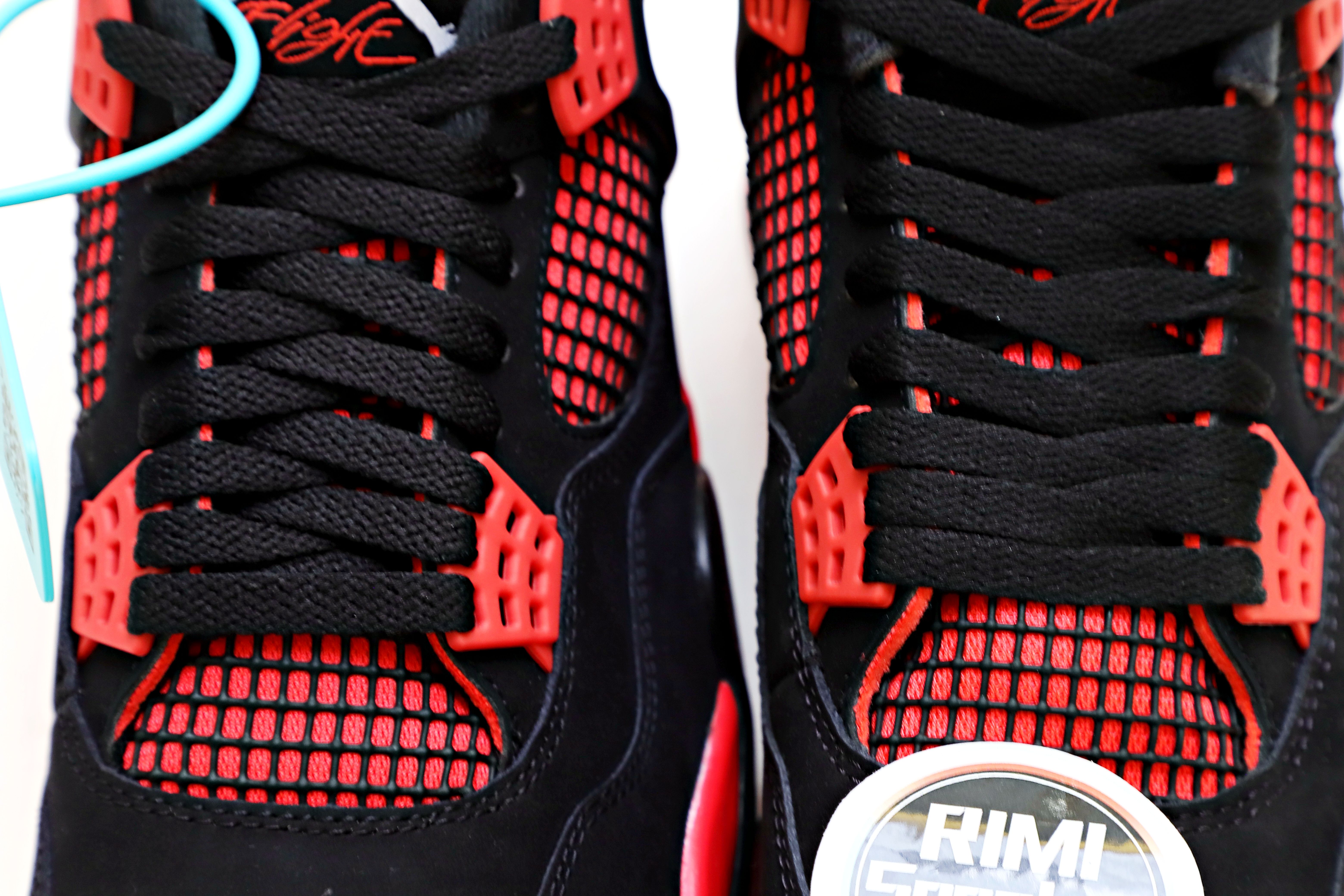 AIR JORDAN 4 RETRO