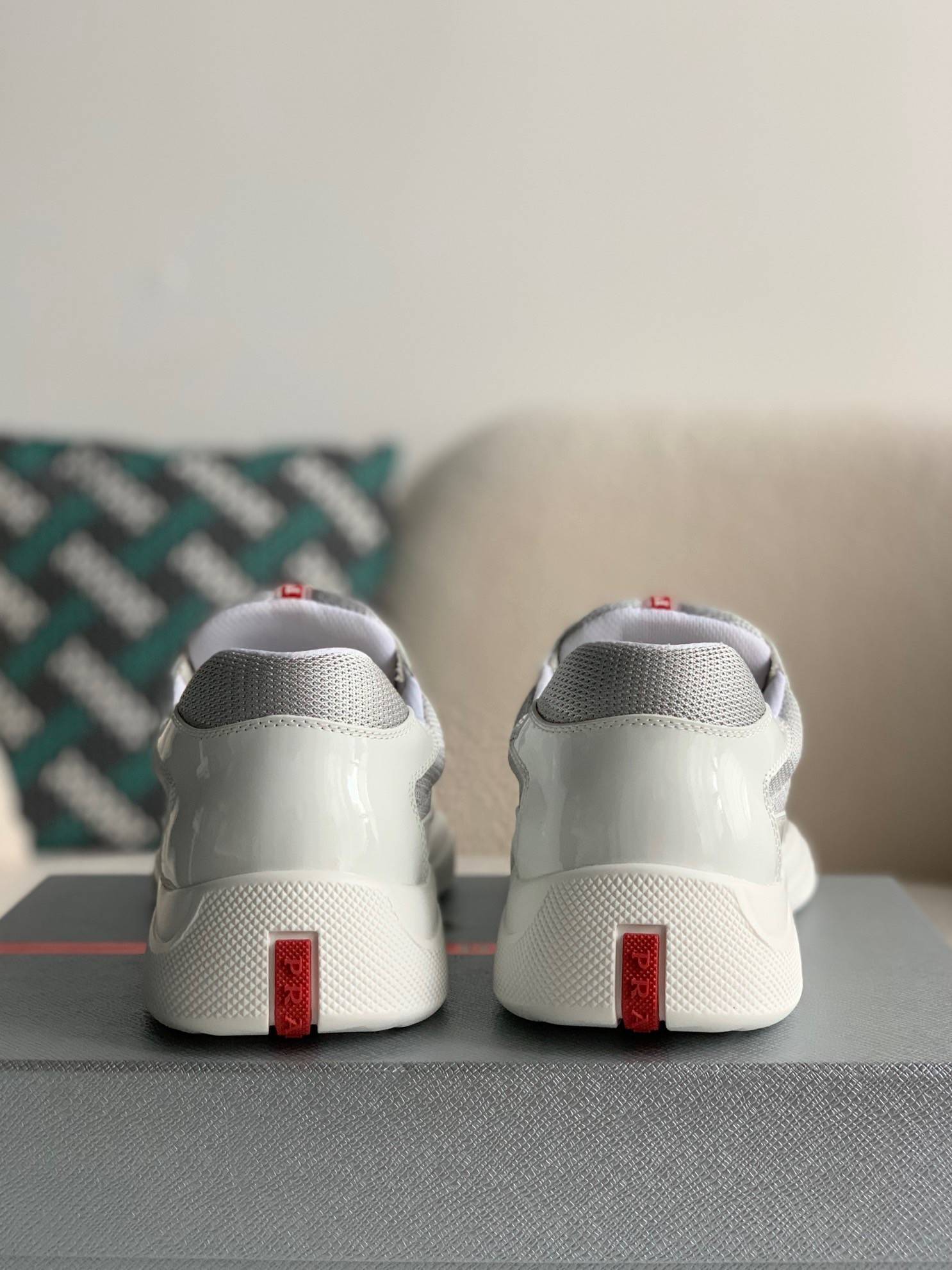 P*DA Sneakers