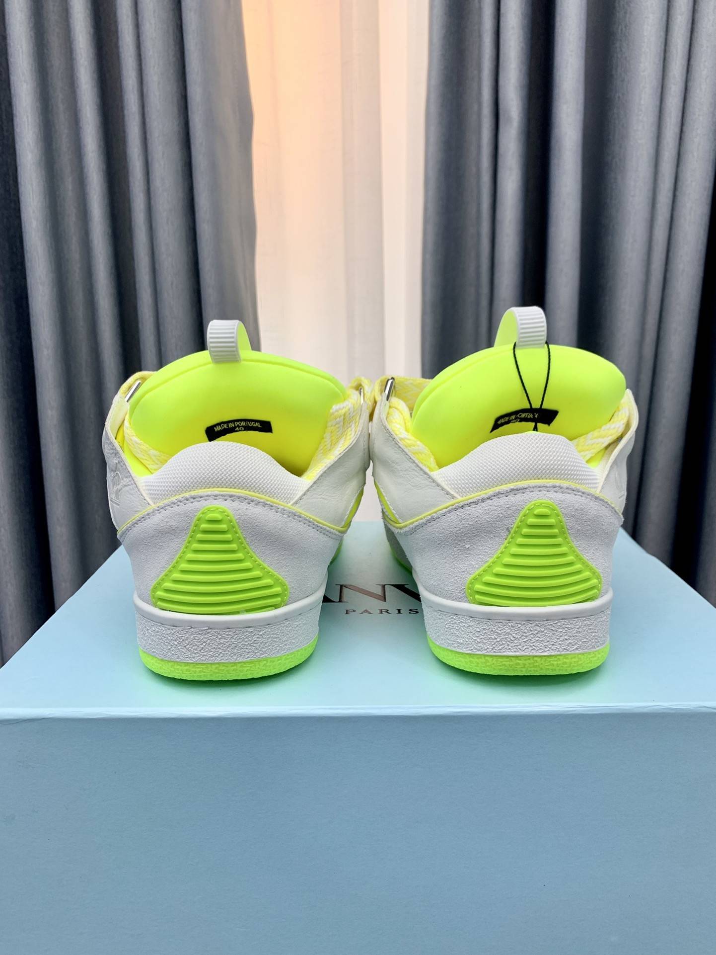 LA*N Sneaker