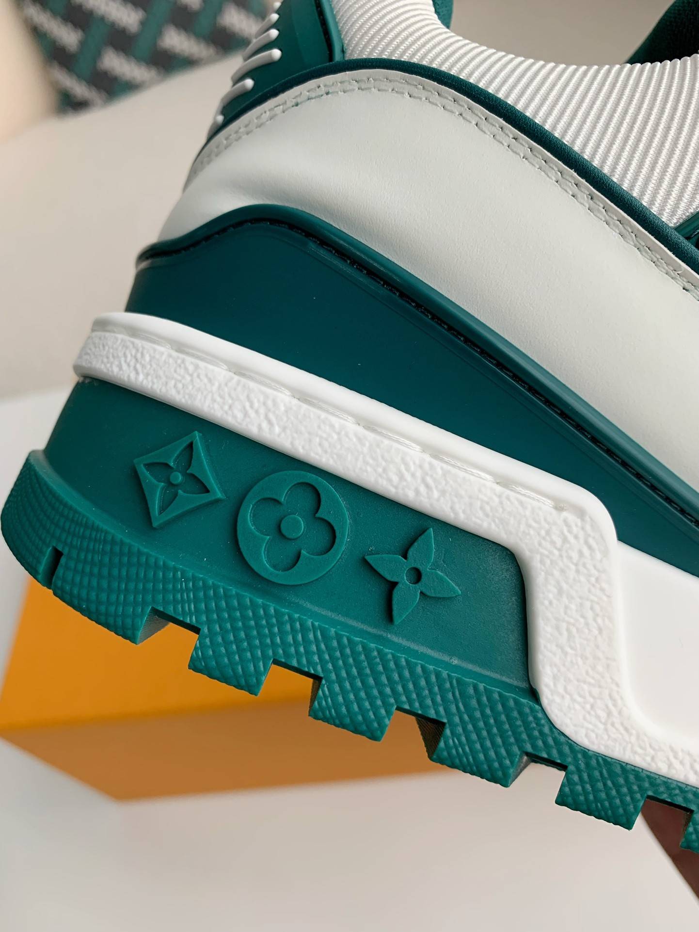 L*V TRAINER MAXI  SNEAKERS