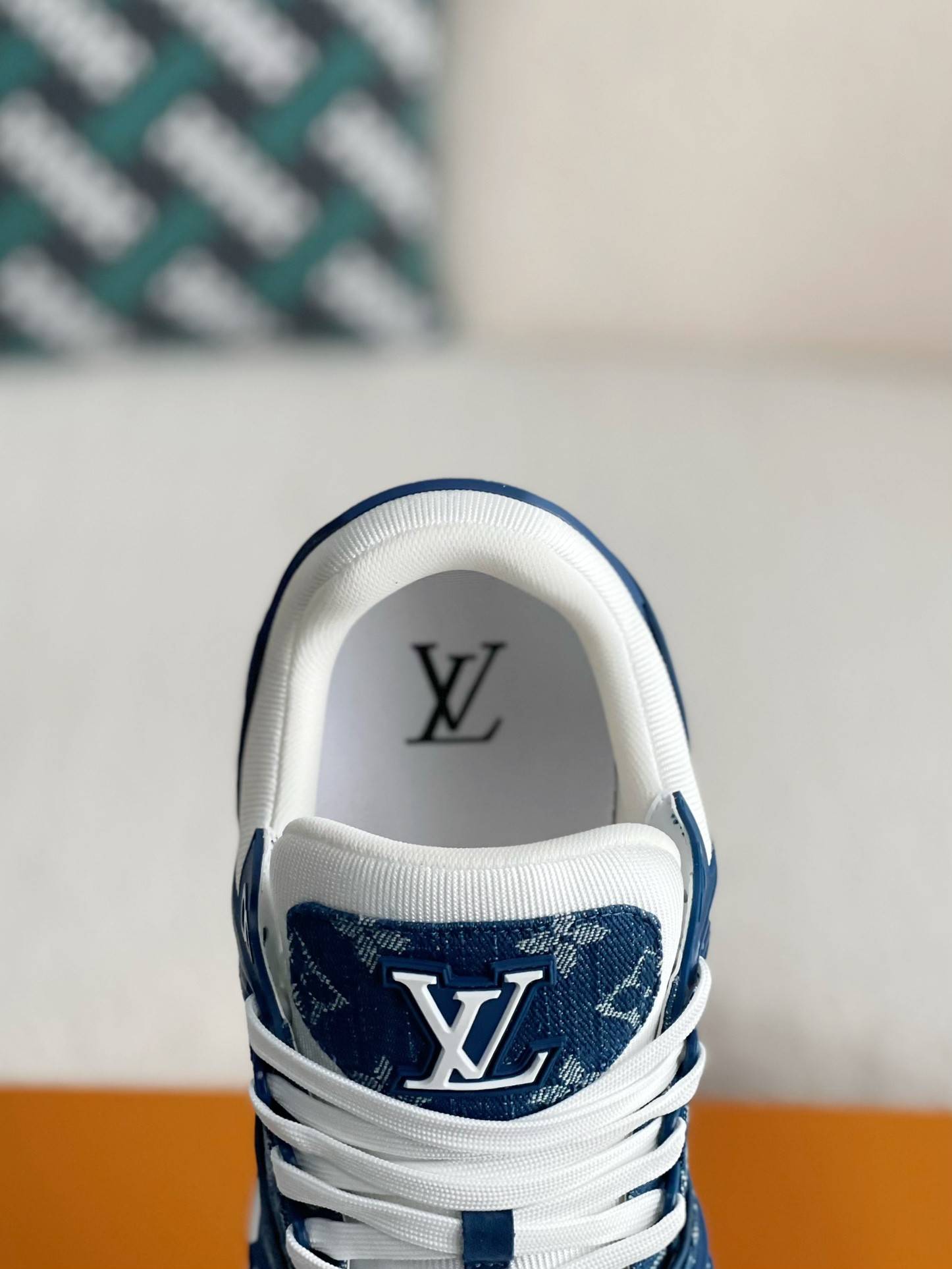 L*V TRAINER SNEAKERS