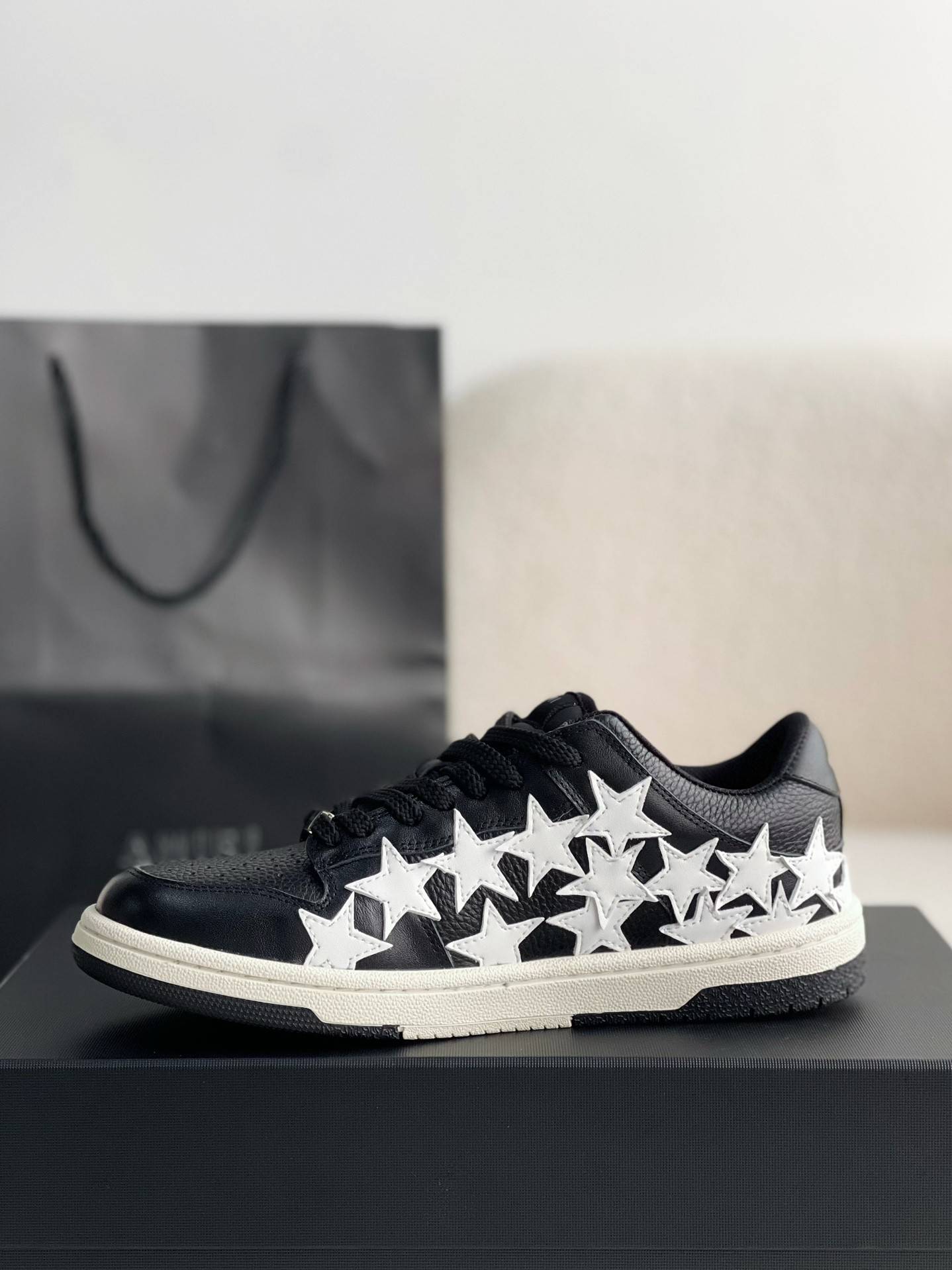 A*RI Sneakers