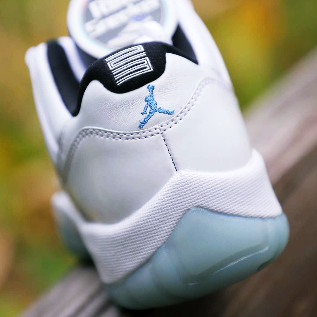 AIR JORDAN 11 RETRO LOW LEGEND BLUE AV2187-117