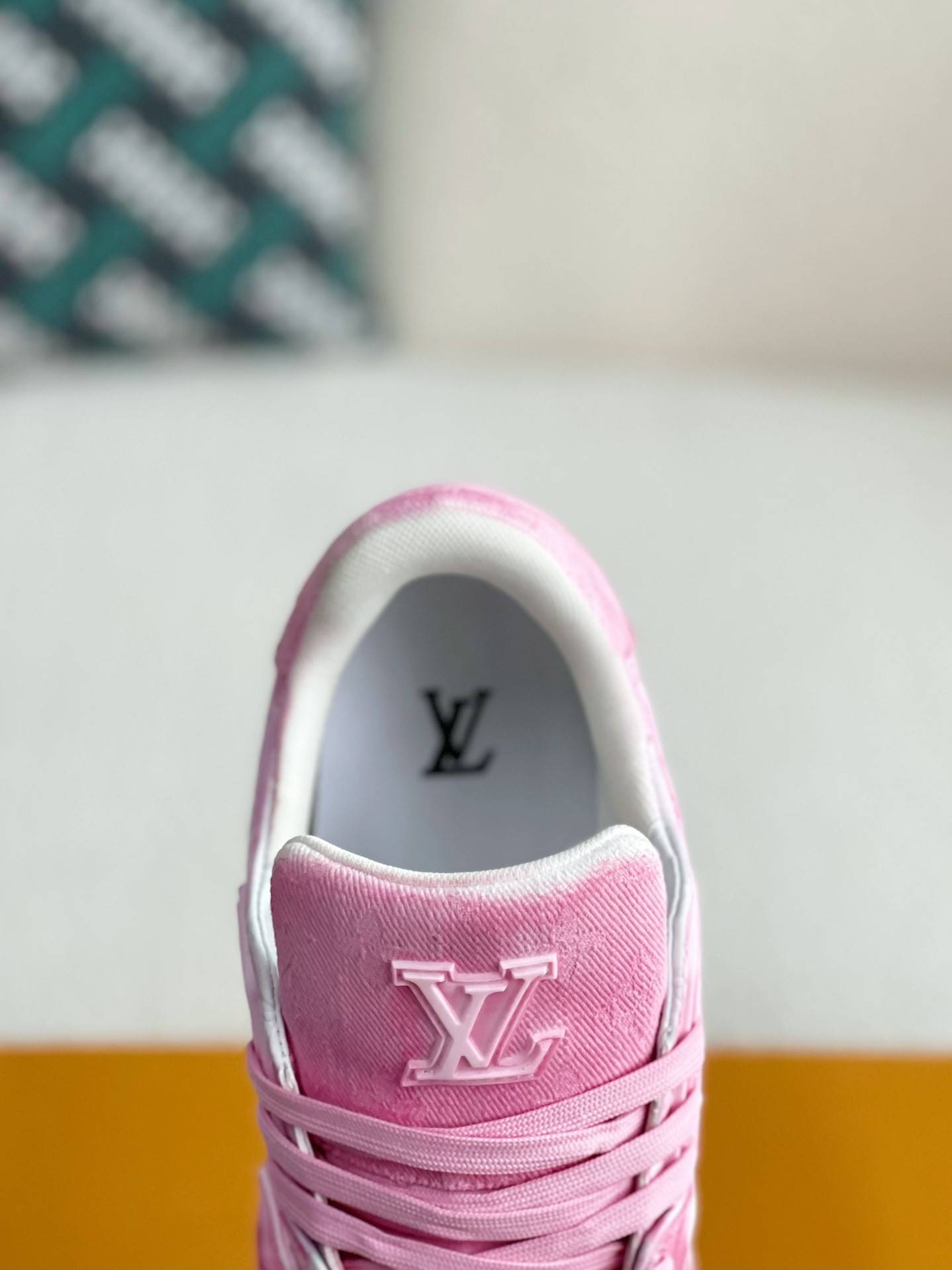 L*V TRAINER SNEAKERS