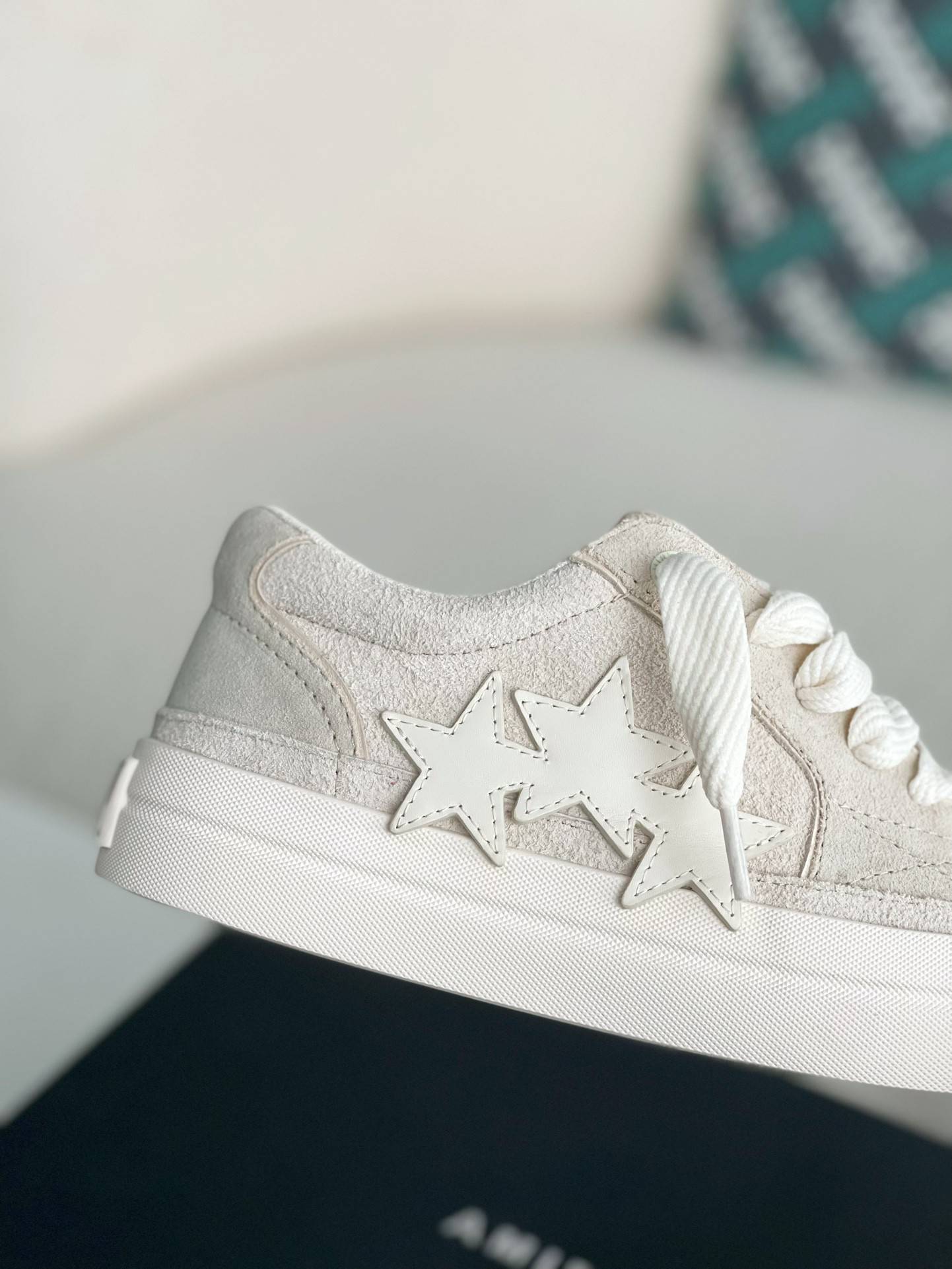 A*RI Sneakers