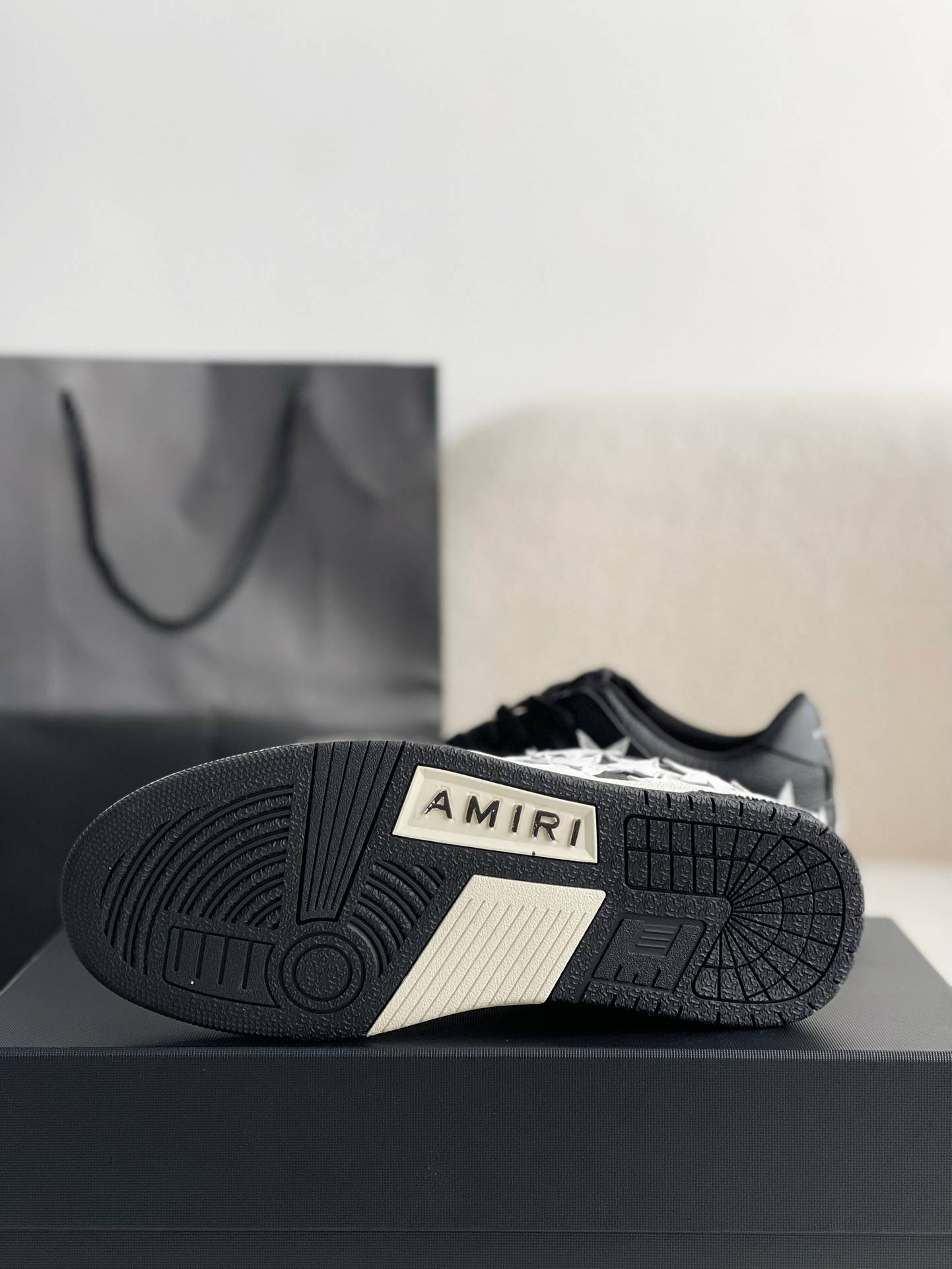 A*RI Sneakers