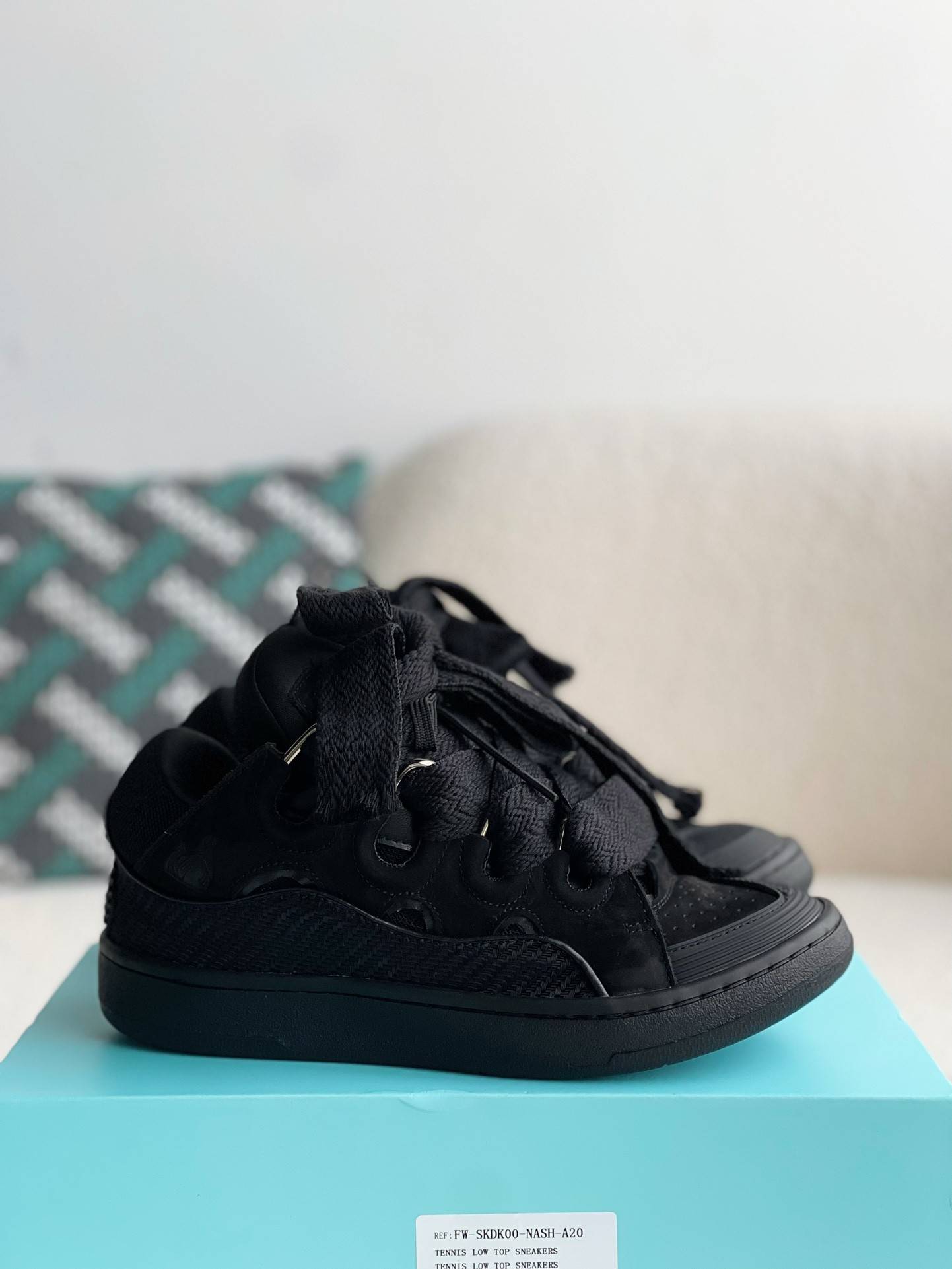 LA*N Sneaker