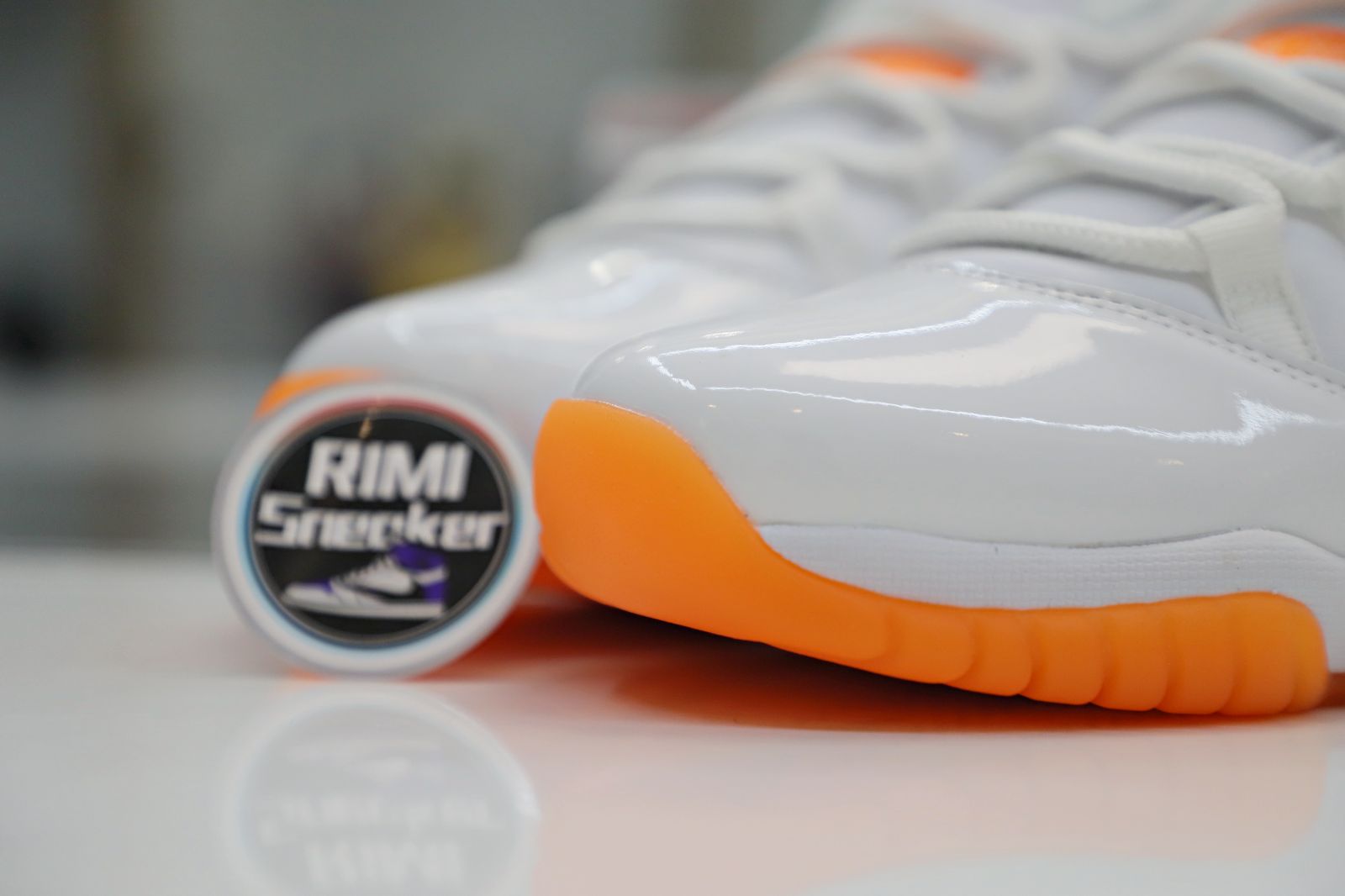 WMNS AIR JORDAN 11 RETRO LOW
