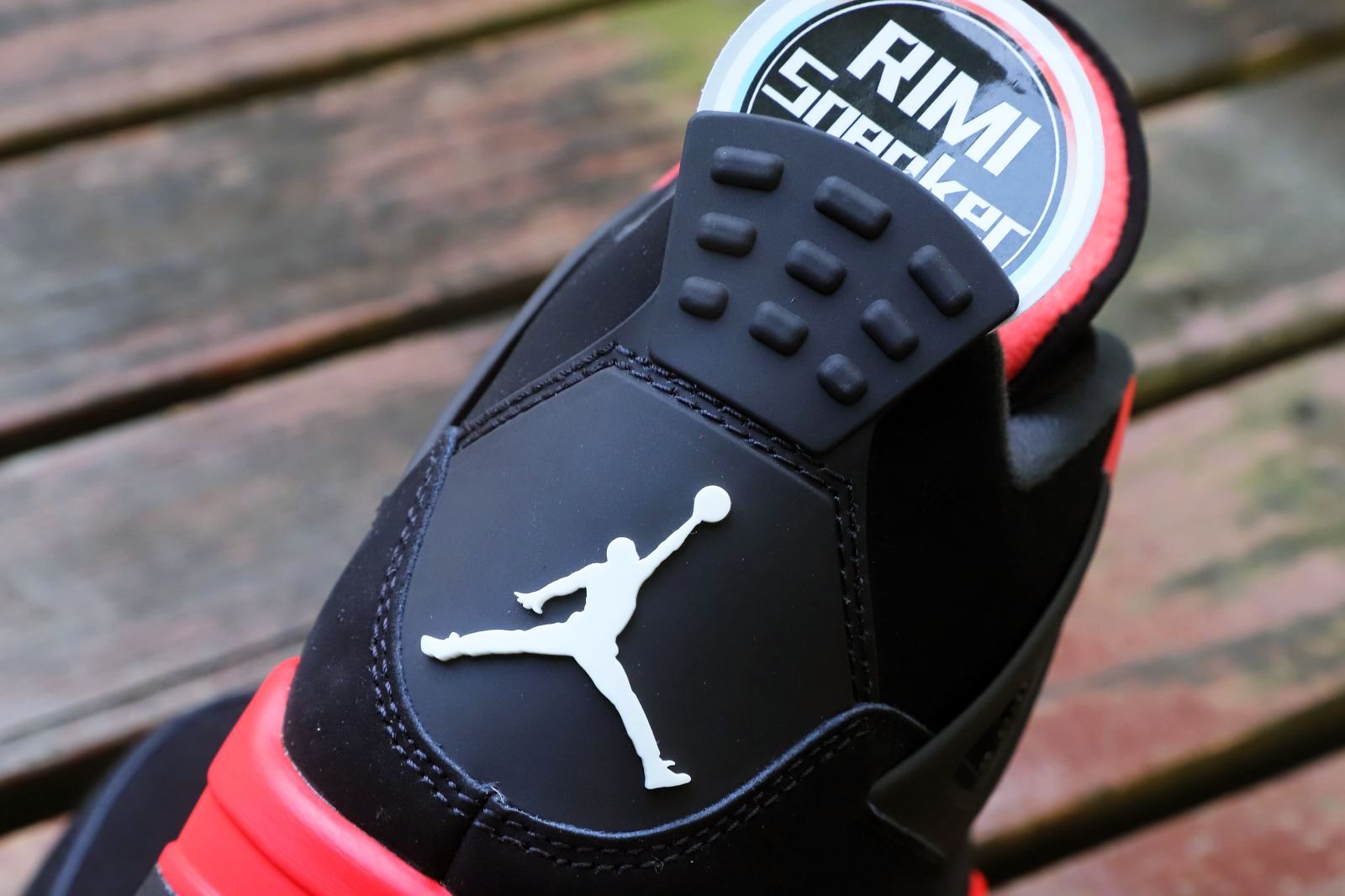 AIR JORDAN 4 RETRO