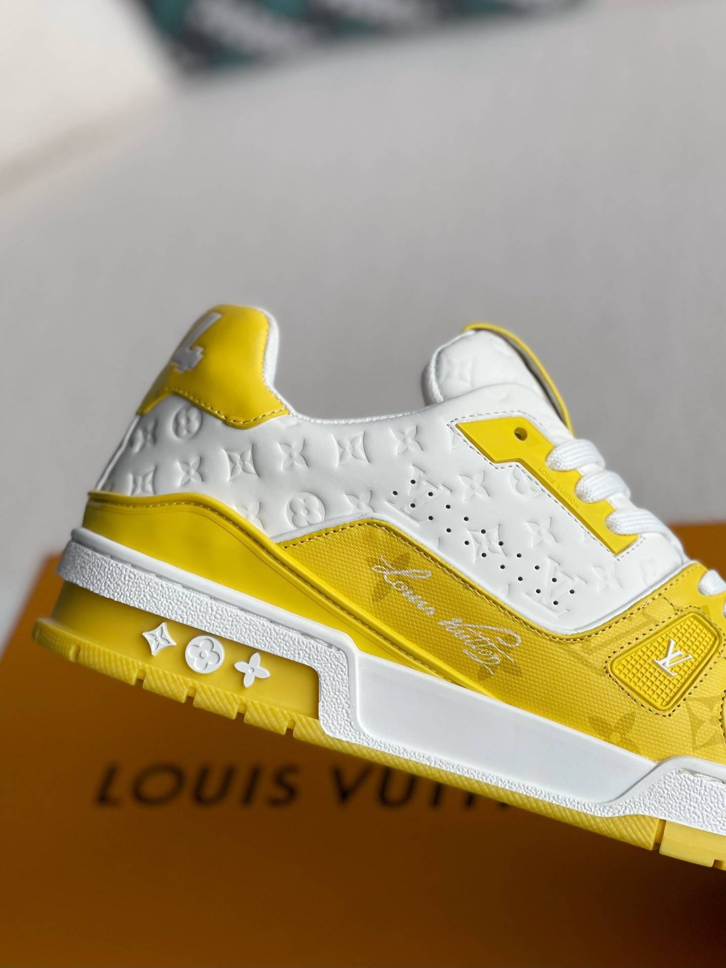 L*V TRAINER 1A98UX Sneakers Fall/Winter