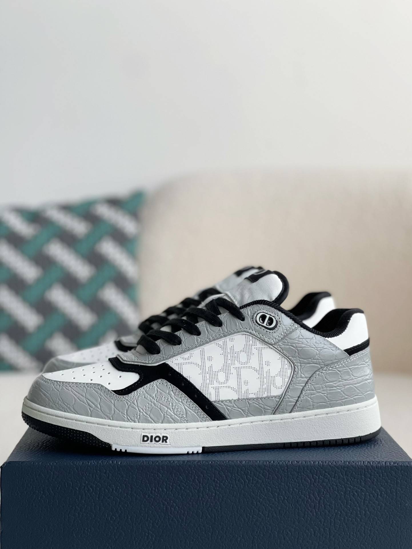 D*OR New B27 Sneaker