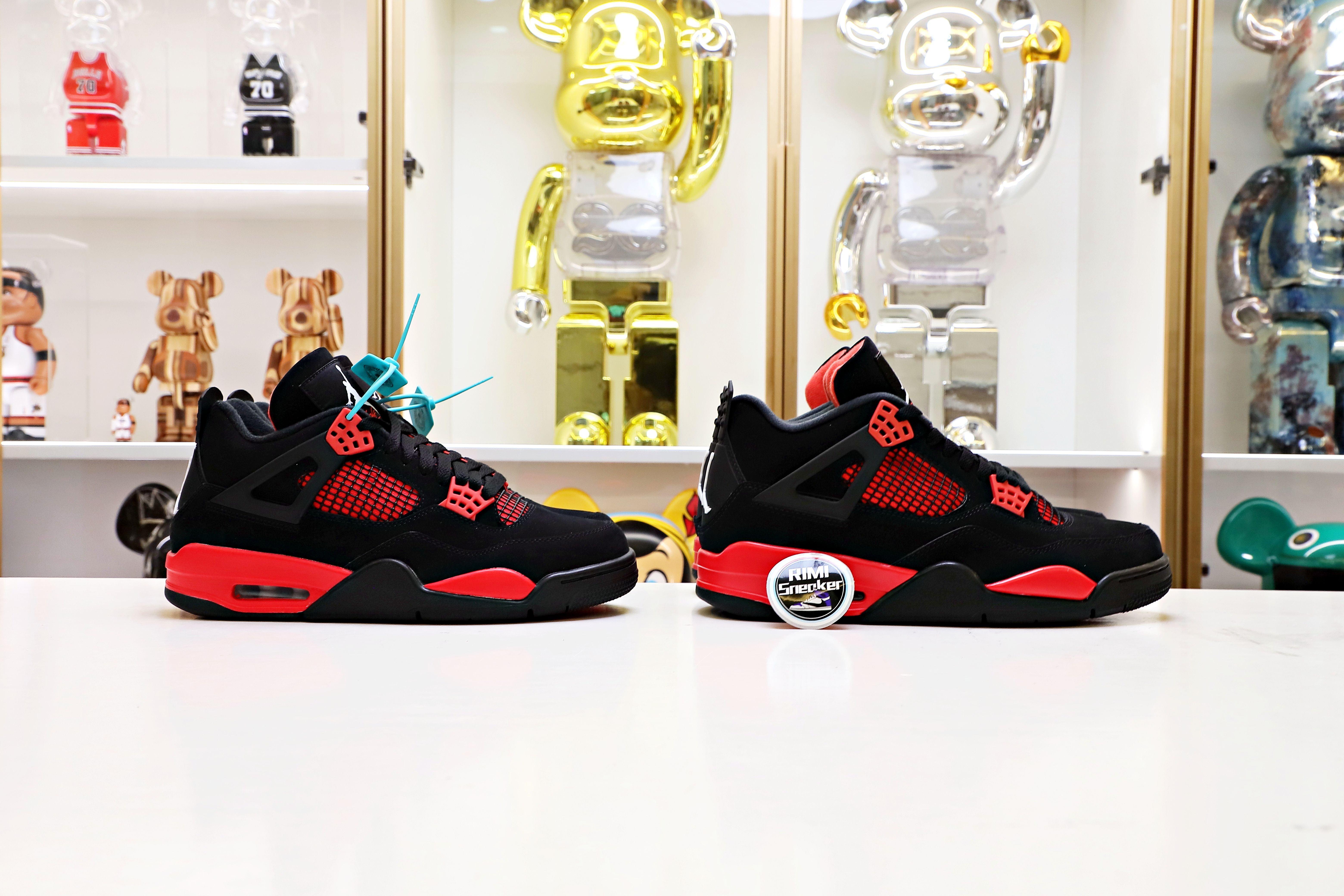 AIR JORDAN 4 RETRO