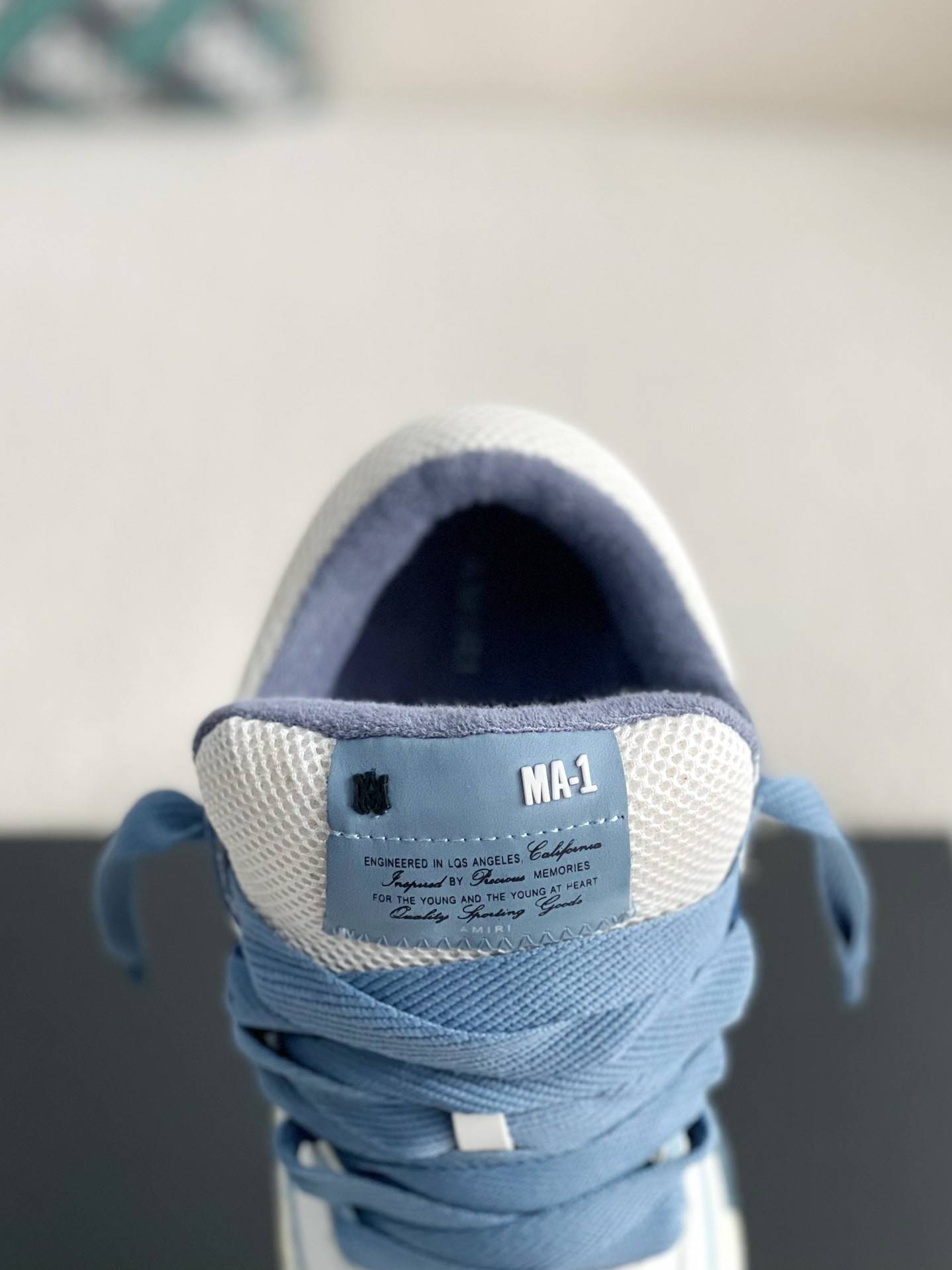 A*RI sneaker