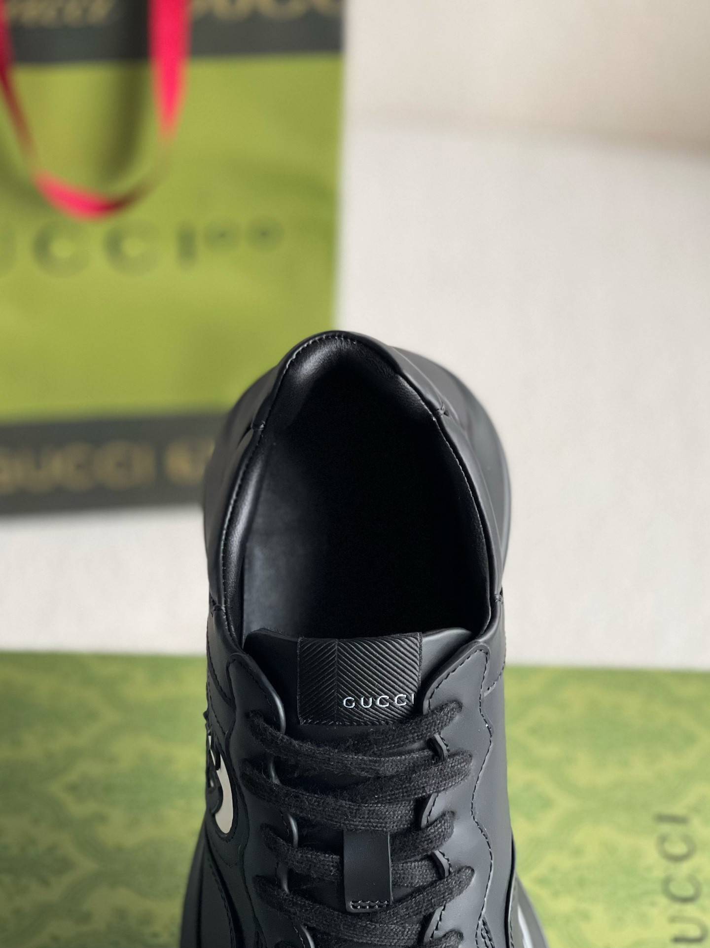 GU*IRetro Clunky Sneaker