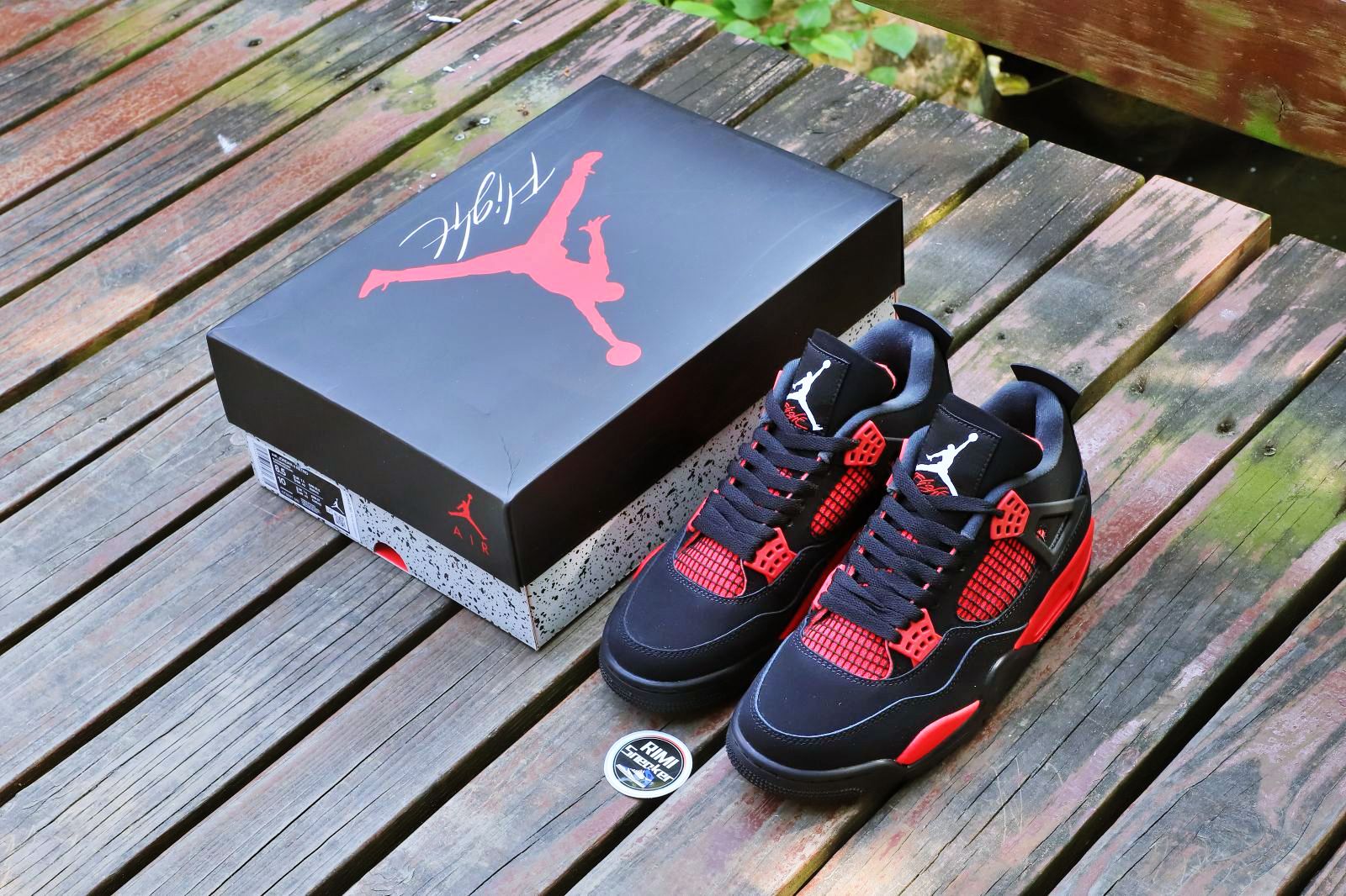 AIR JORDAN 4 RETRO