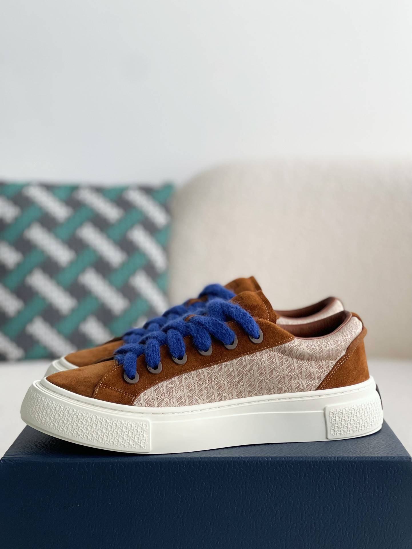D*OR New B33 Sneaker