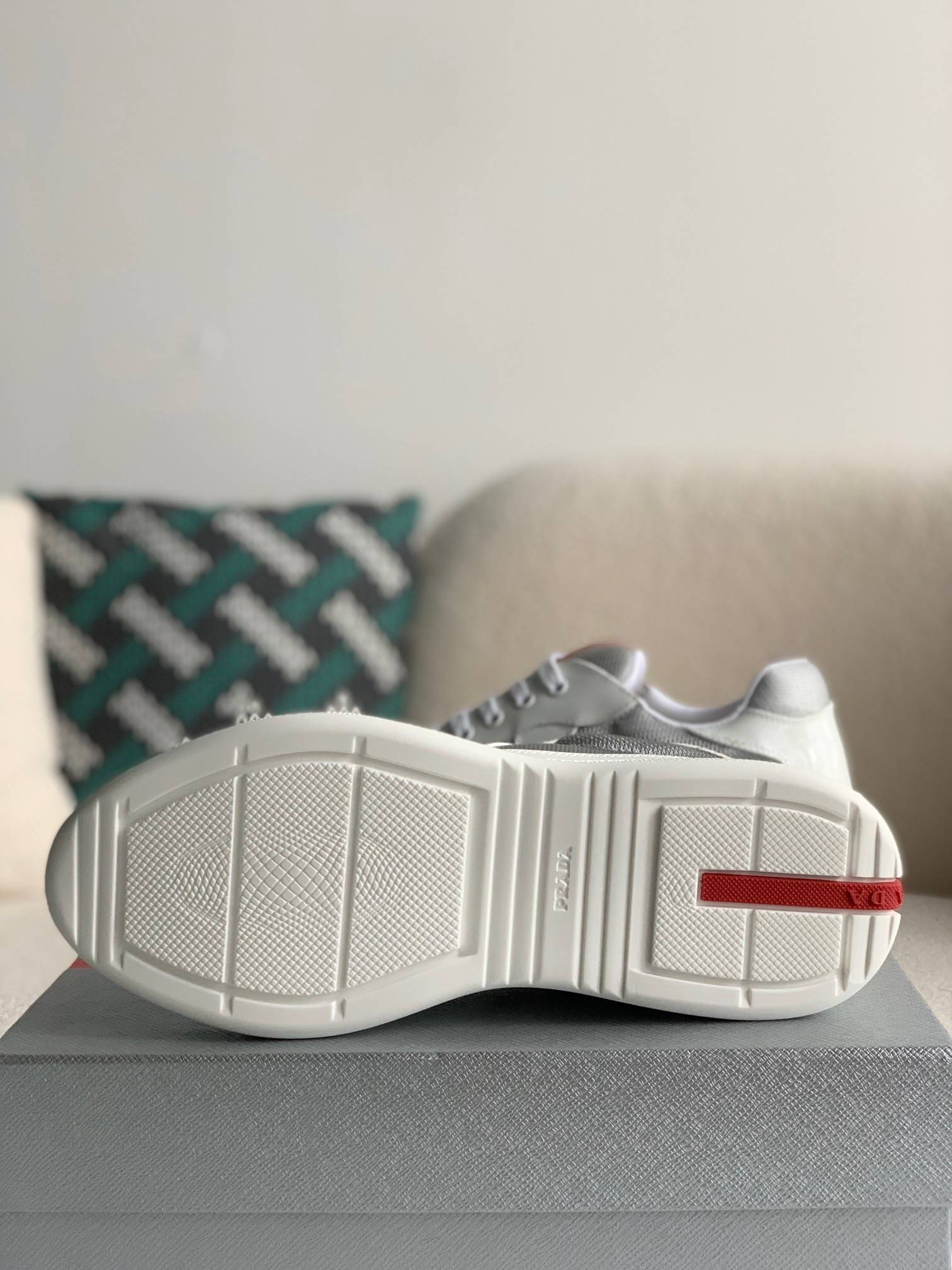P*DA Sneakers