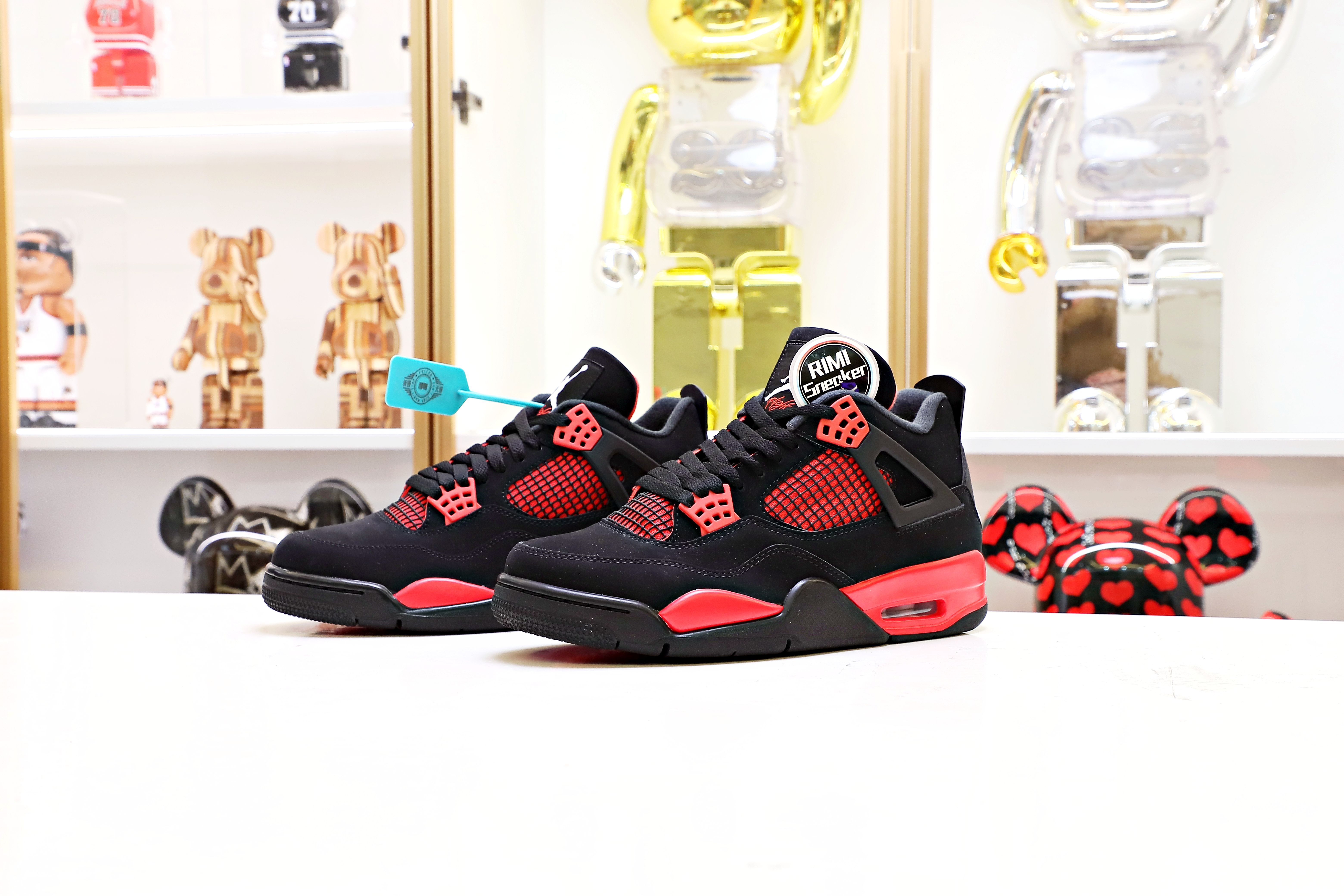AIR JORDAN 4 RETRO