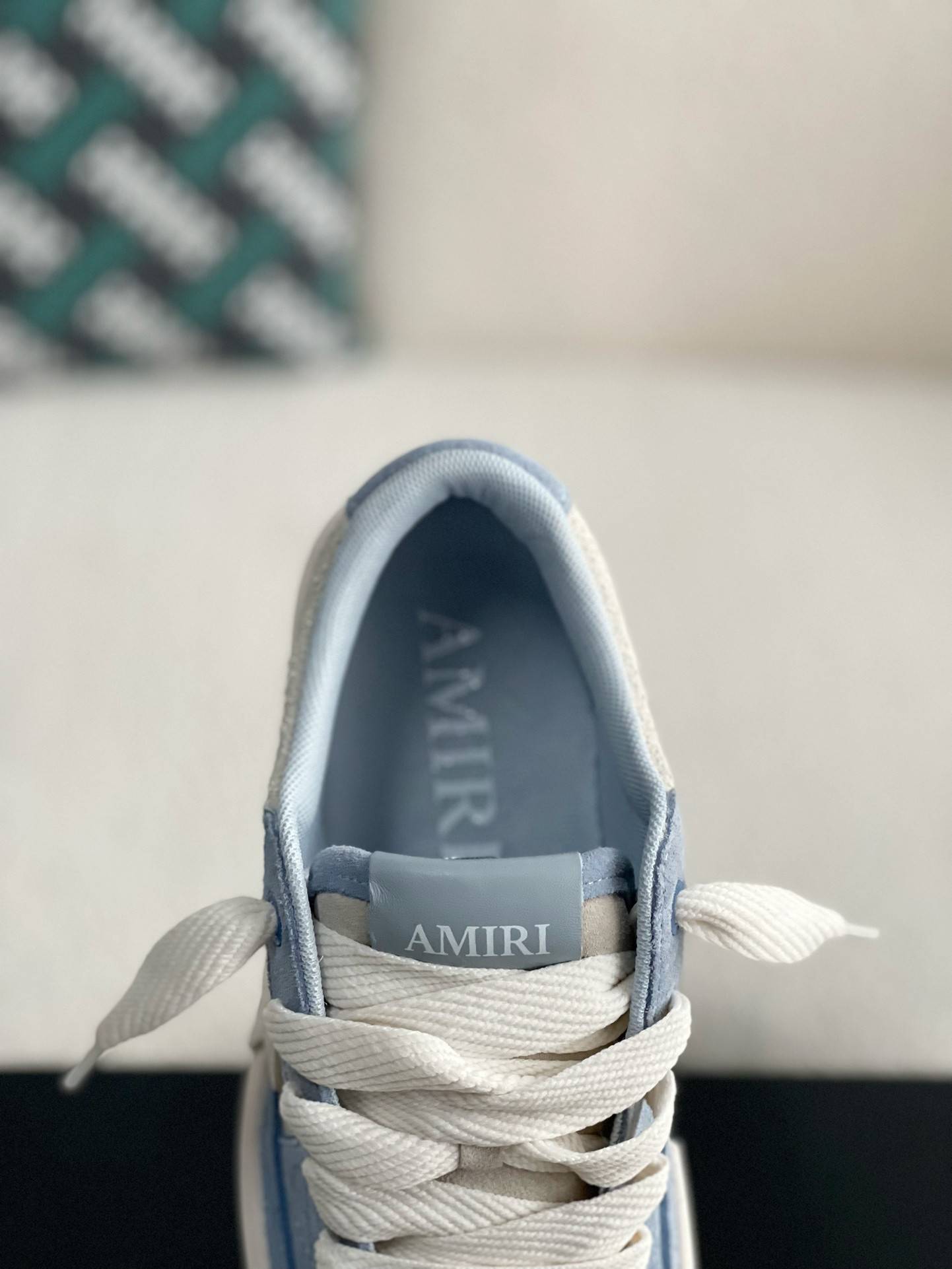 A*RI Sneakers