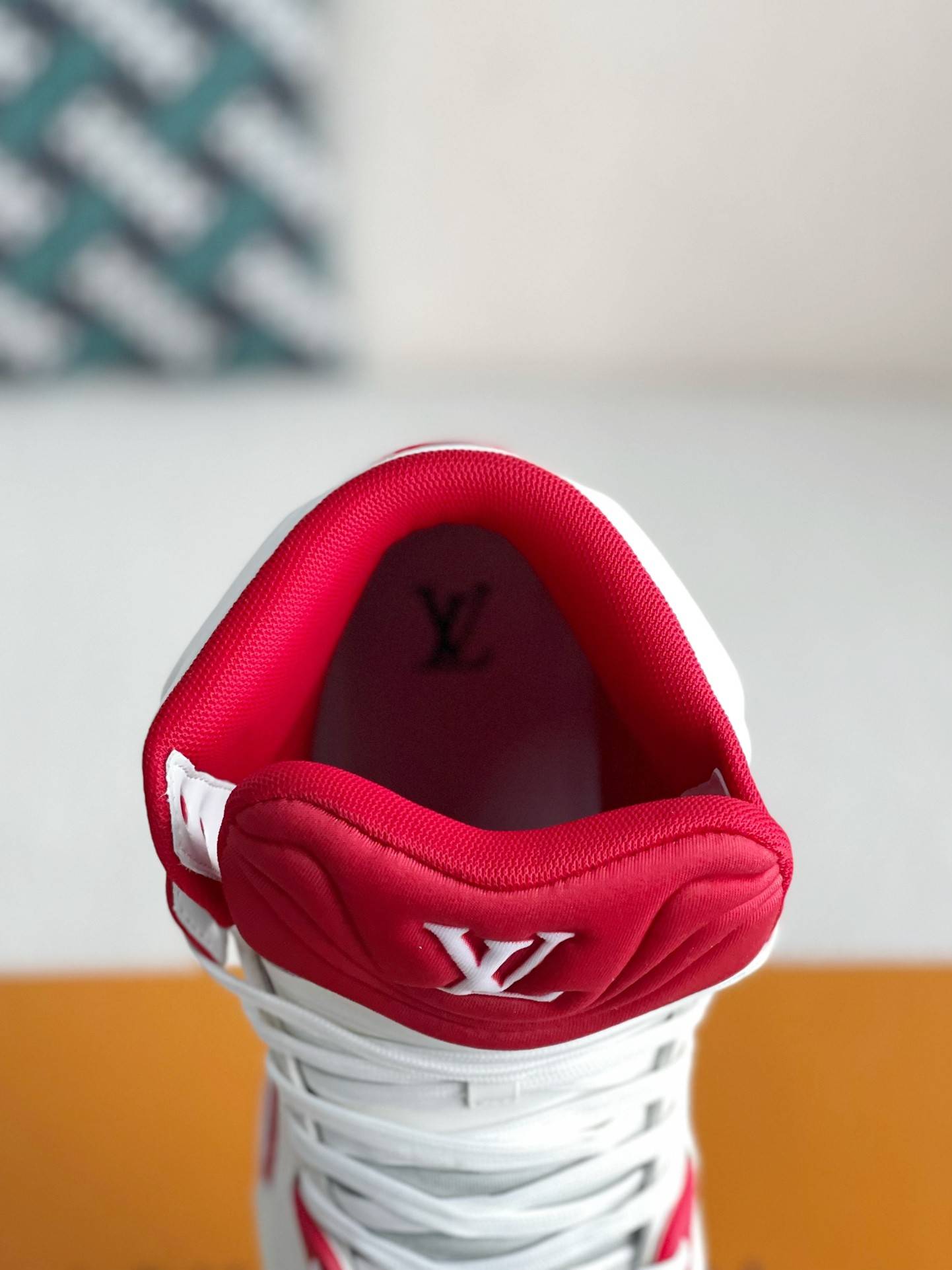 L*V TRAINER SNEAKERS