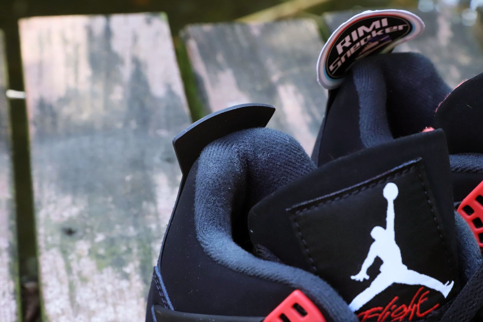 AIR JORDAN 4 RETRO
