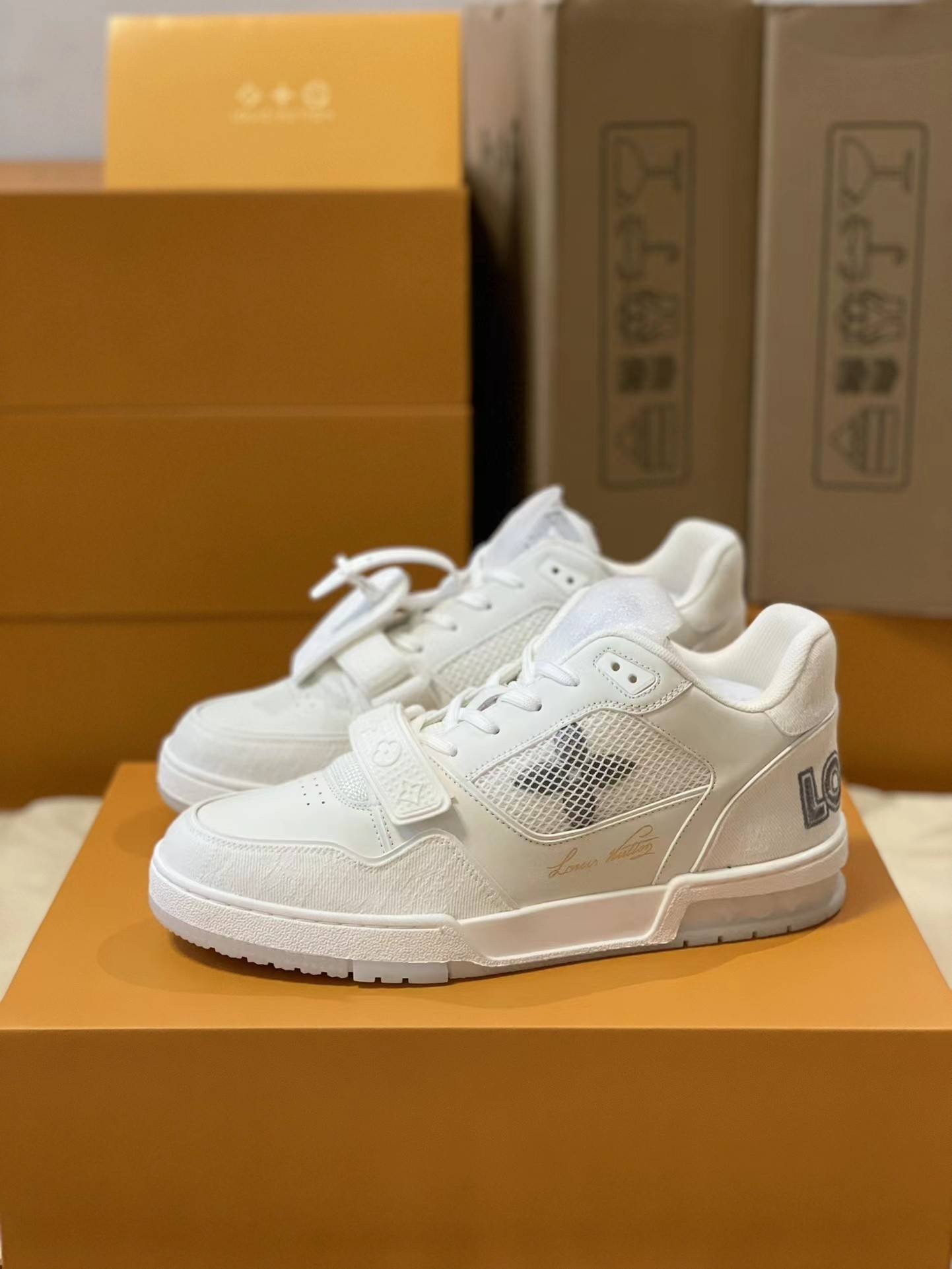 L*V TRAINER 1A9IQ5 Sneakers Fall/Winter