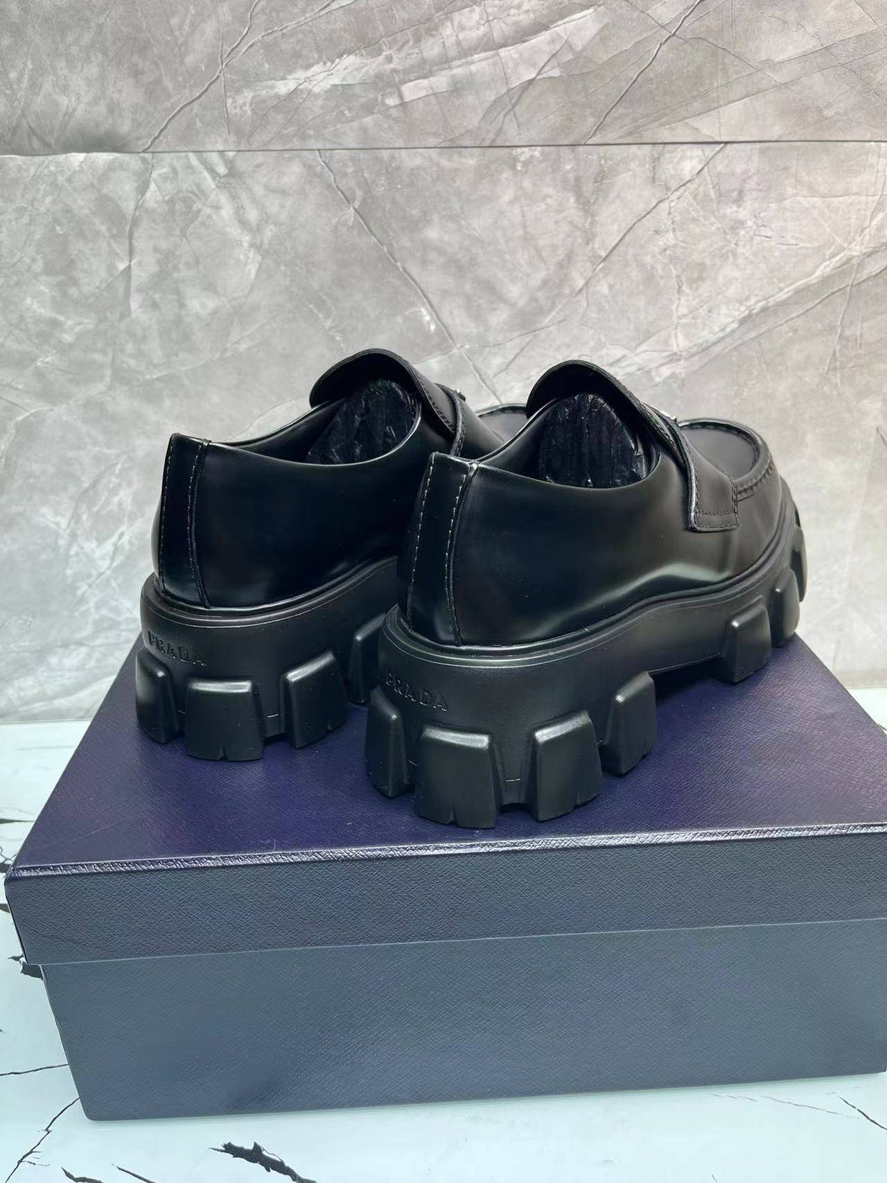 P*DA Carrefour‘s shoes
