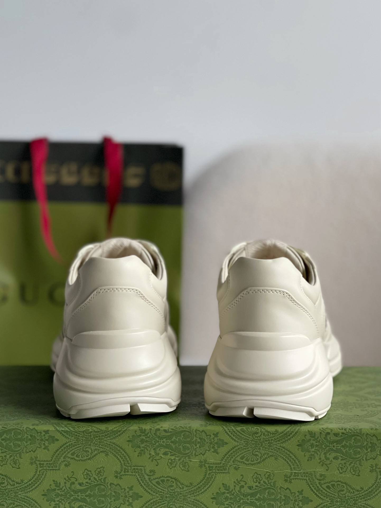 GU*IRetro Clunky Sneaker