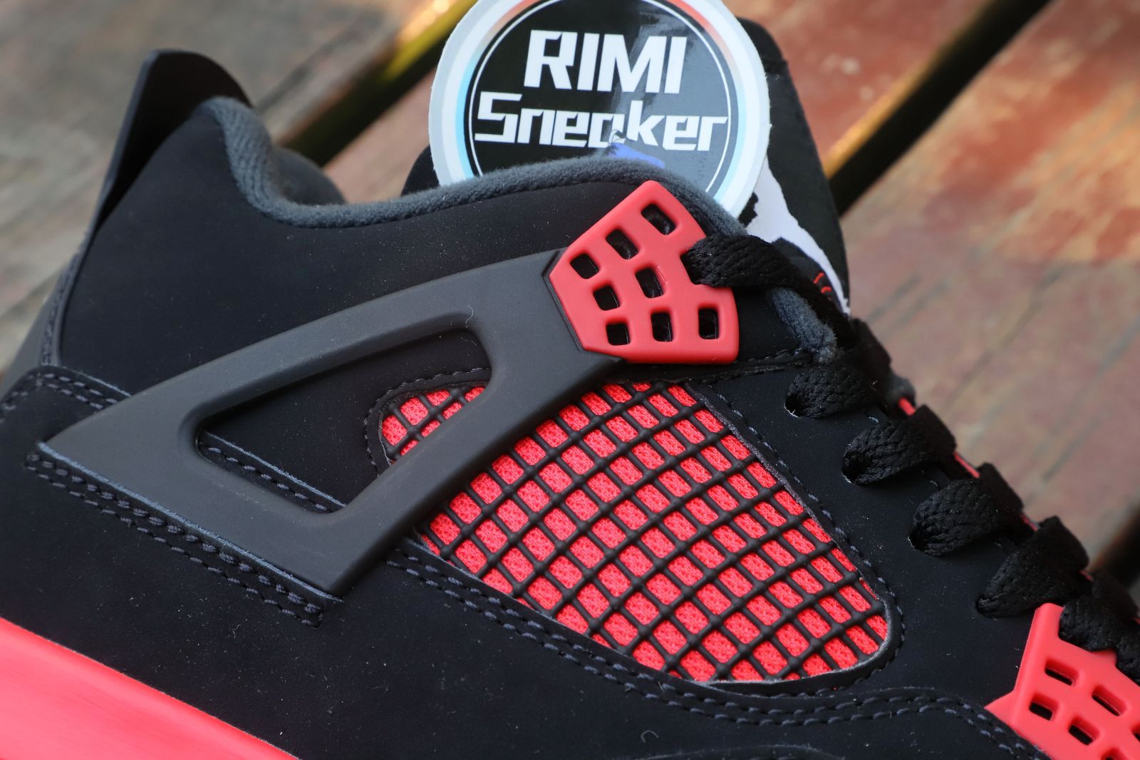 AIR JORDAN 4 RETRO