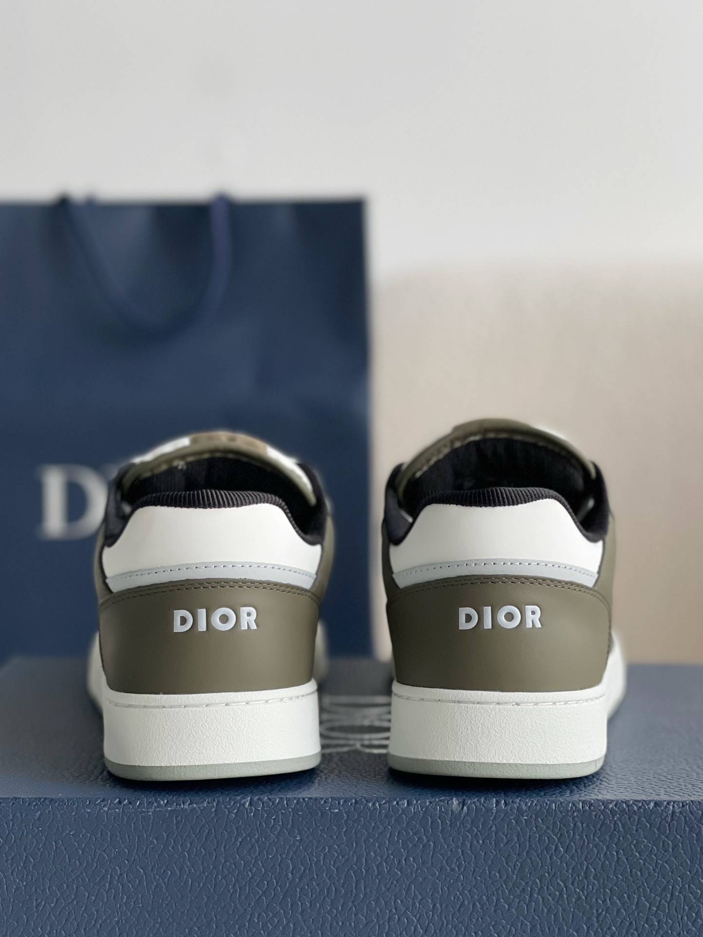 D*OR HIGH LEVEL B27 Sneaker
