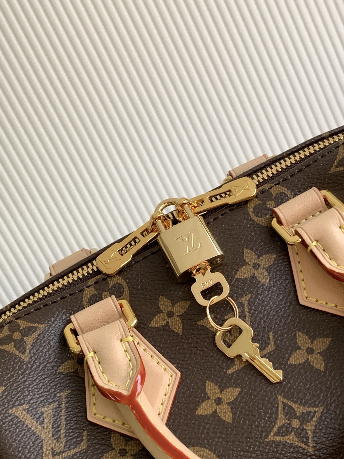 L*V Speedy Bandoulière 20  Boston Bag M46234 SIZE：20*13*12cm