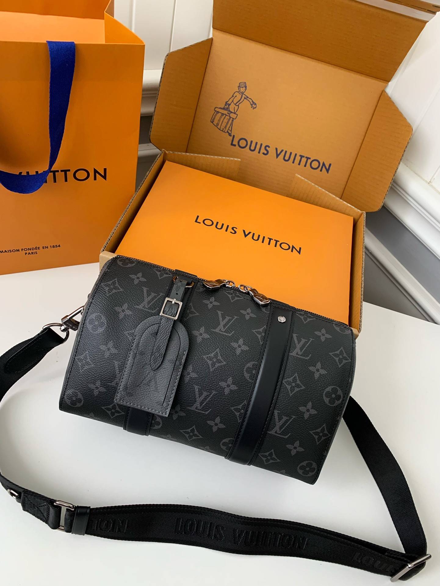 L*V CITY KEEPALL Men