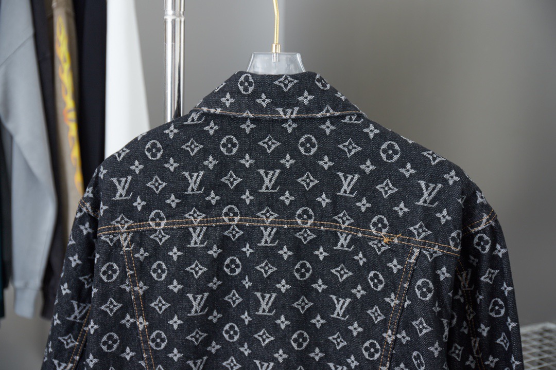 L*V x FA Monogram