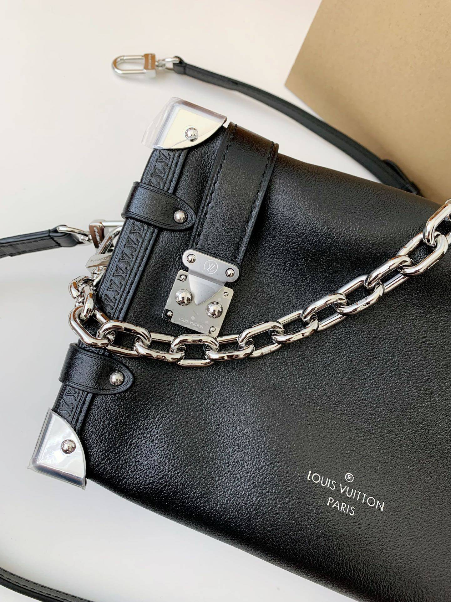 L*V New SIDE TRUNK full leather medium size handbag  M11350  Size：21*14*6cm