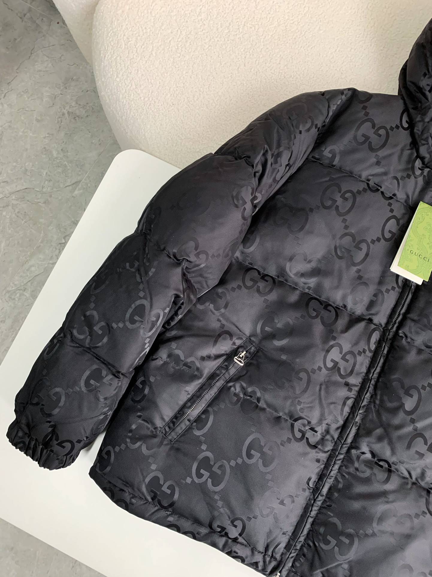 G*u*i boys down jacket
