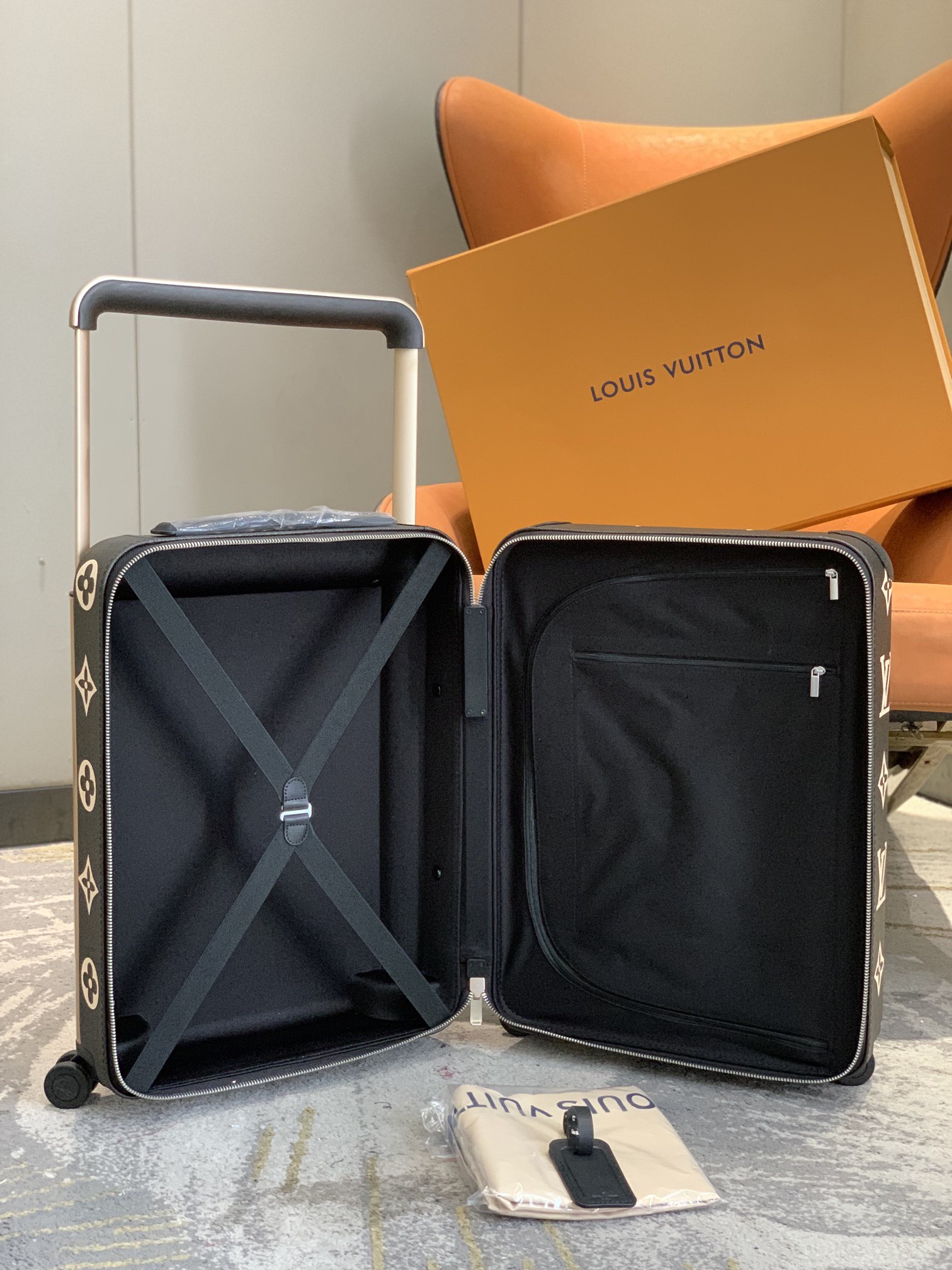 L*V M10256 Horizon 55