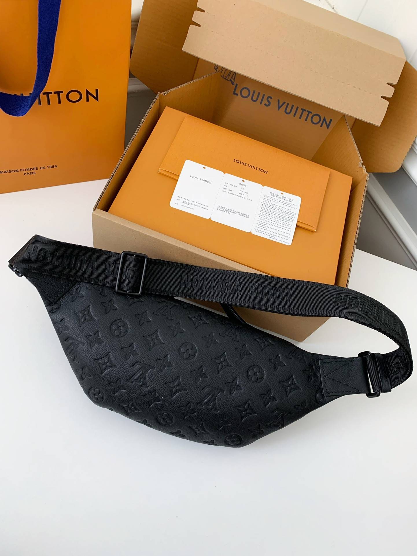 New L*V RUSH waist bag M47058 Size: 30*15*8cm