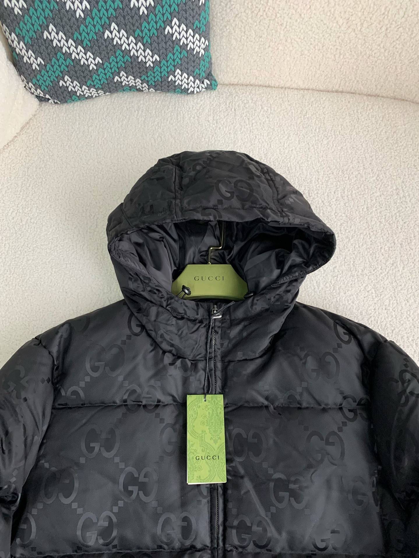 G*u*i boys down jacket