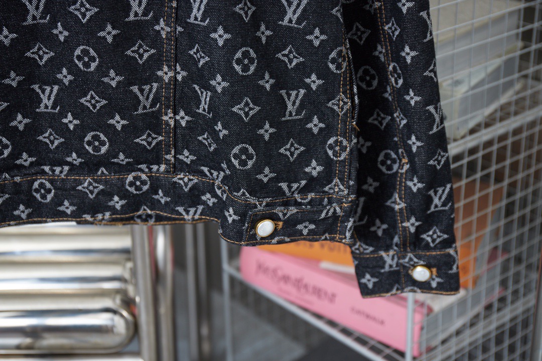 L*V x FA Monogram