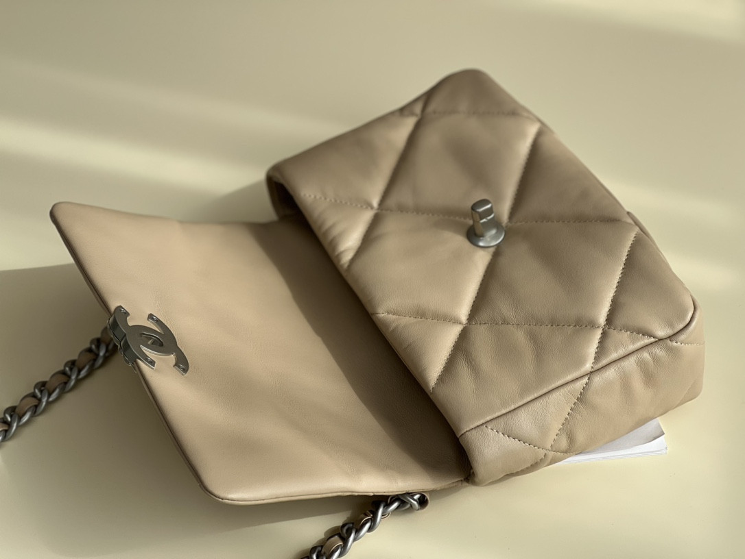 Chanle 19 Handbag