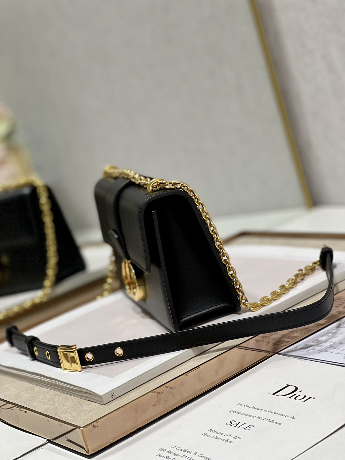 30 Montaigne East-west Bag With Chain