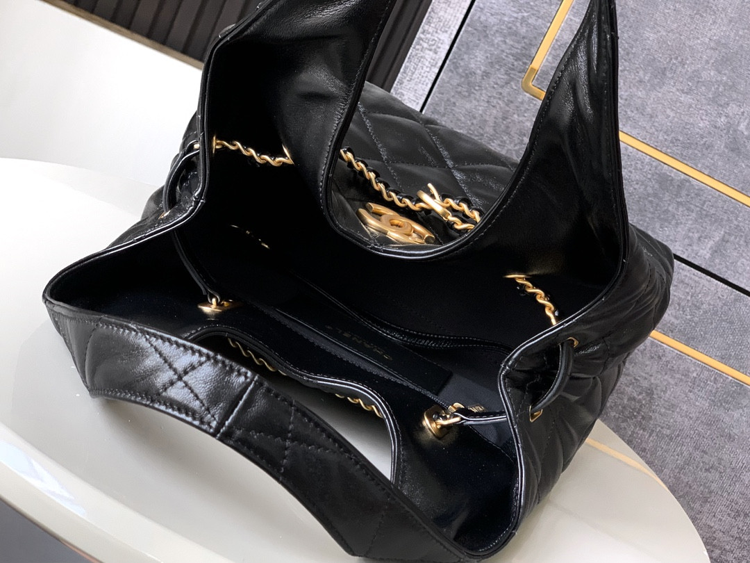 Chanel 25p Hobo Bag