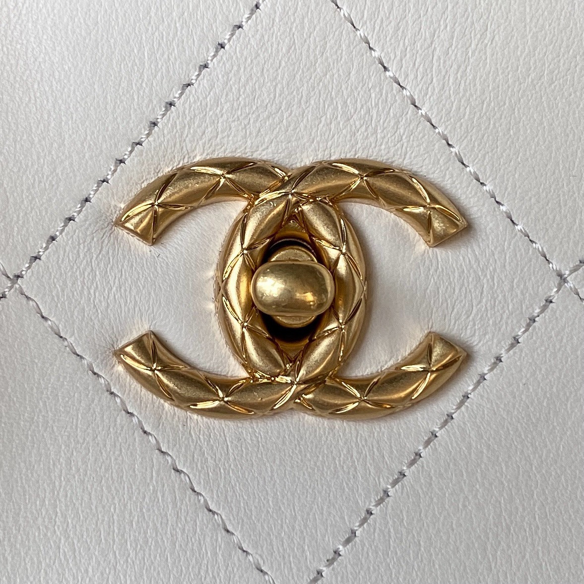Chanel 23a Hobo Bag