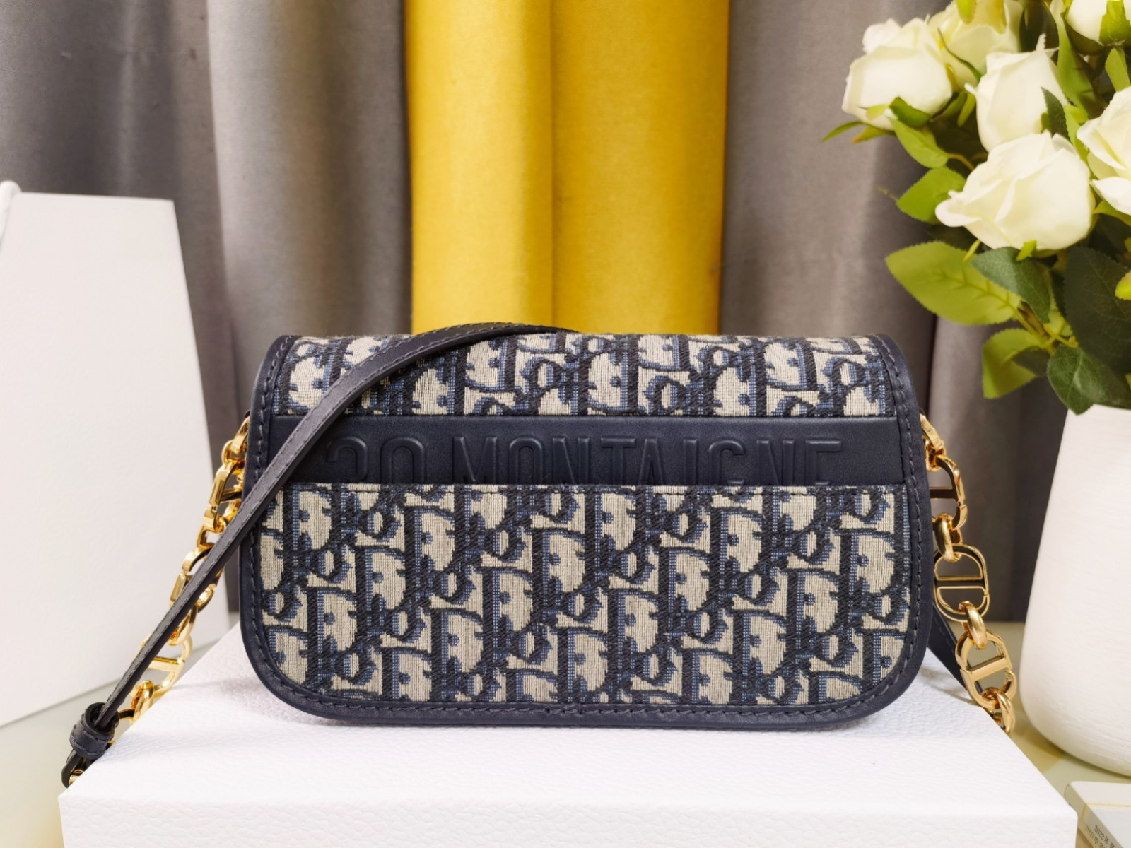 30 Montaigne Bag
