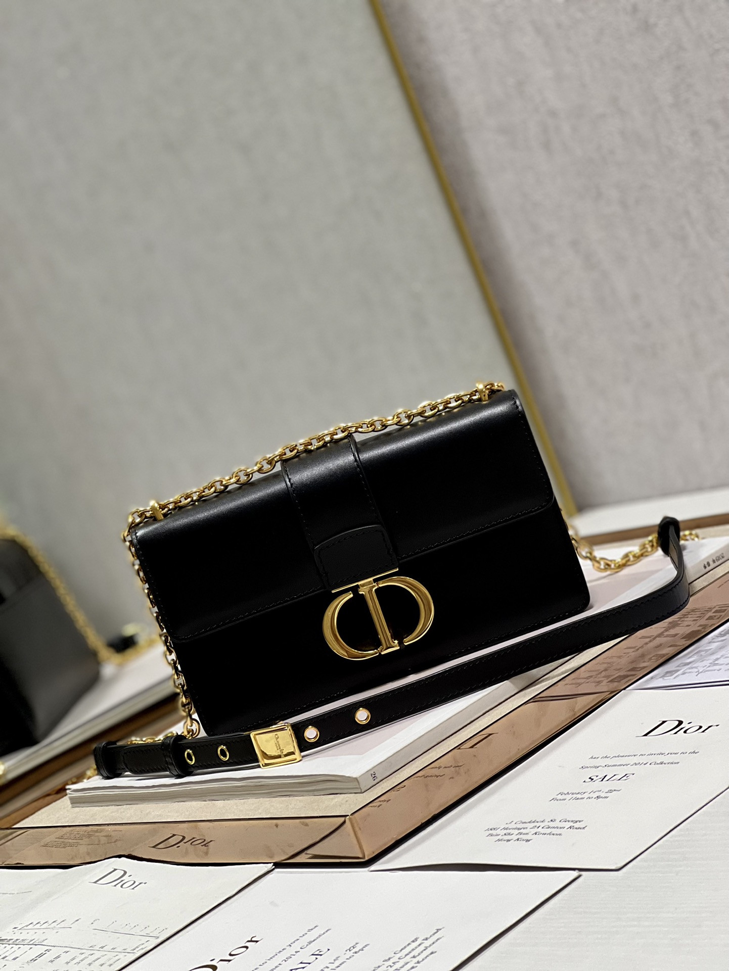30 Montaigne East-west Bag With Chain