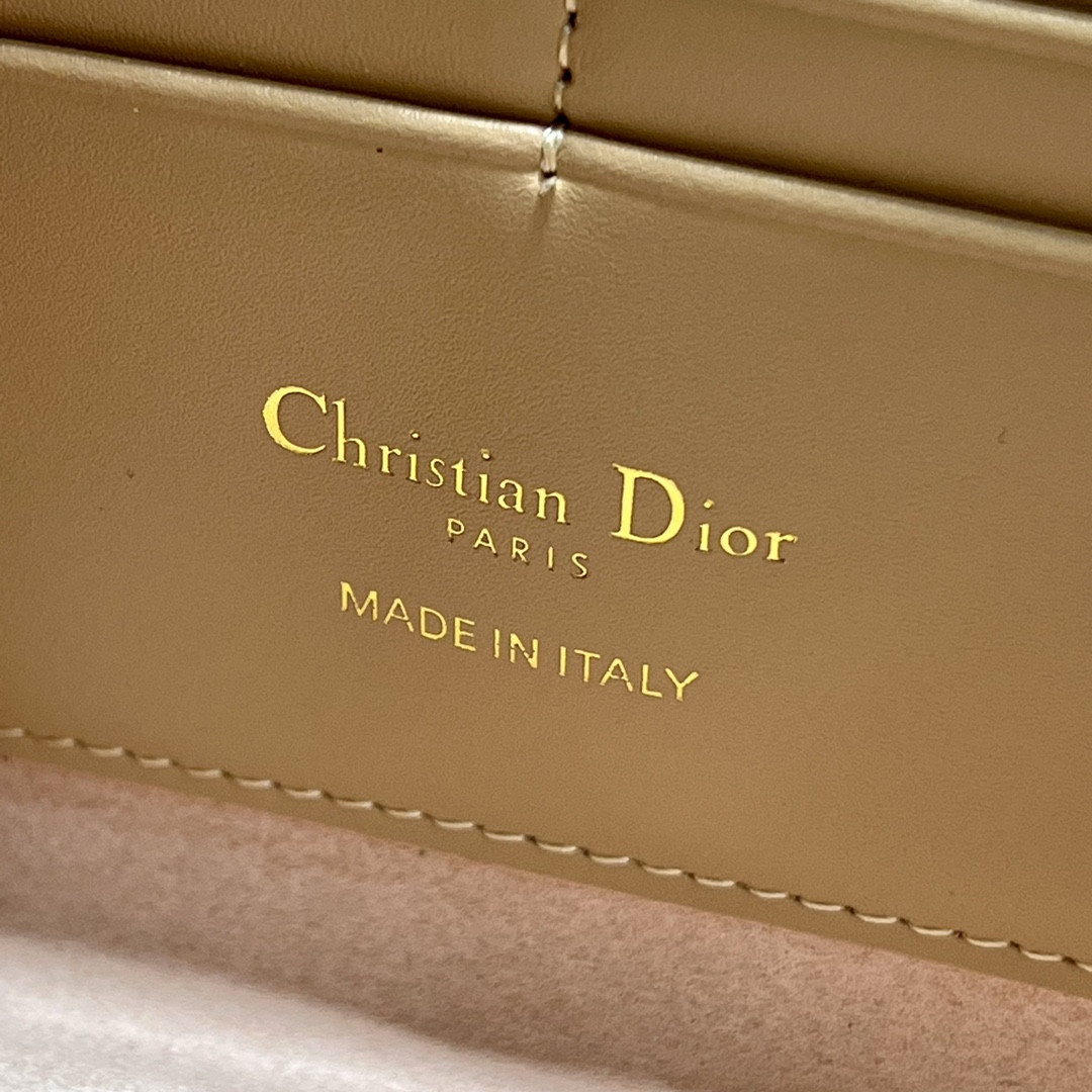 Dior Bobby East-west Pouch With Chain